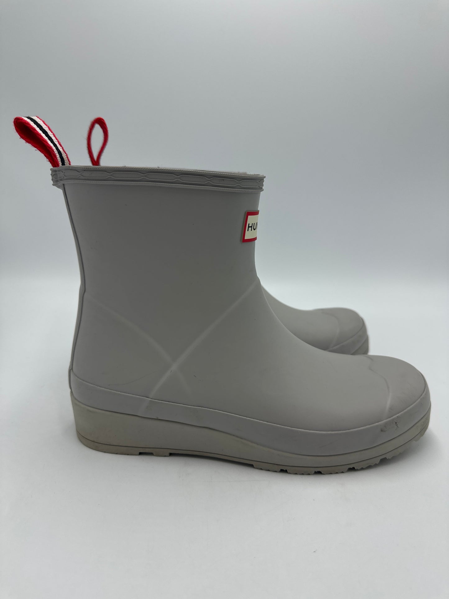 Boots Designer By Hunter In Grey, Size: 5