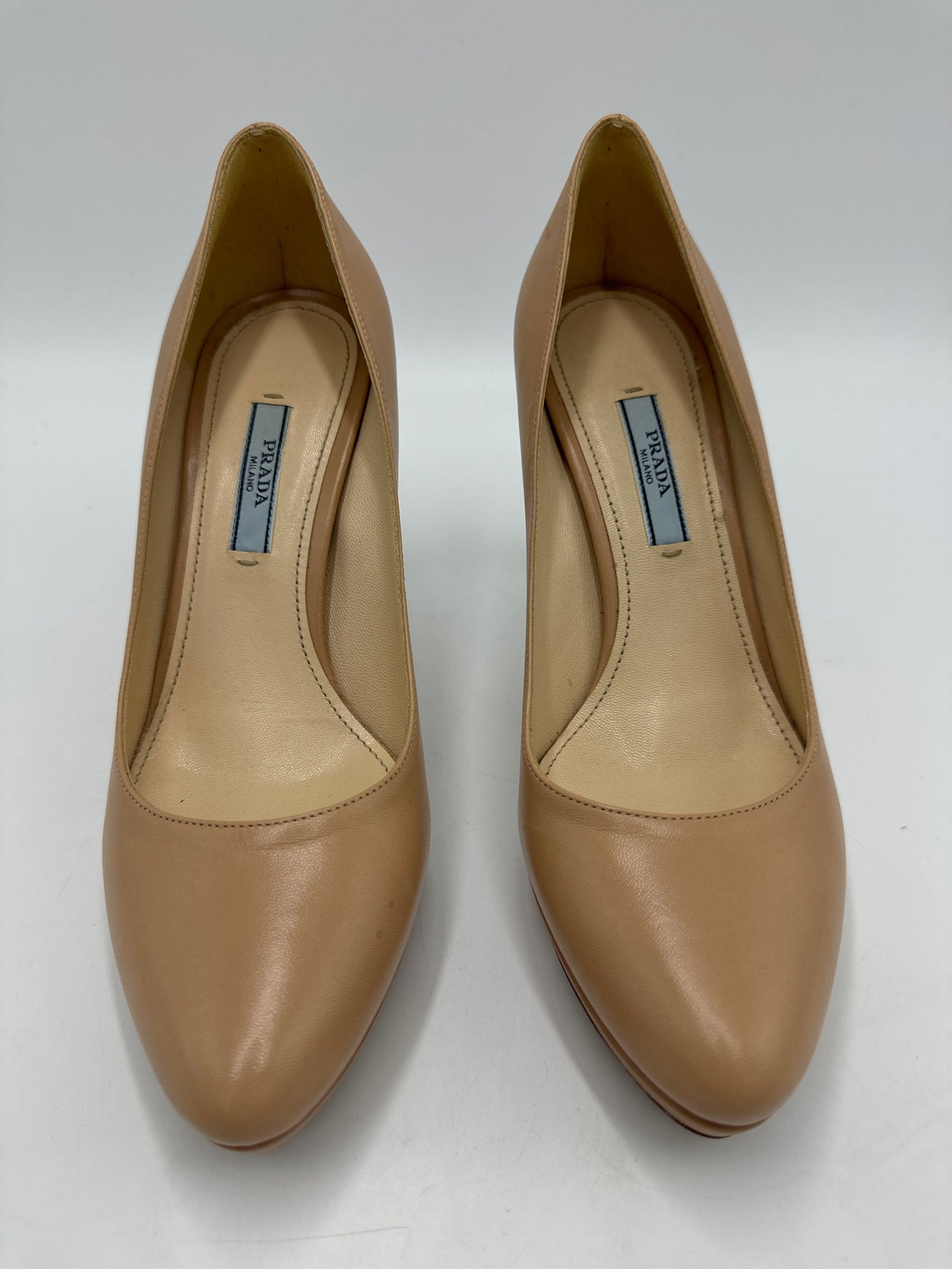 Shoes Luxury Designer By Prada In Tan, Size: 7.5 (37.5)