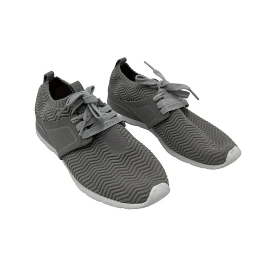 Shoes Designer By UGG In Grey, Size: 9