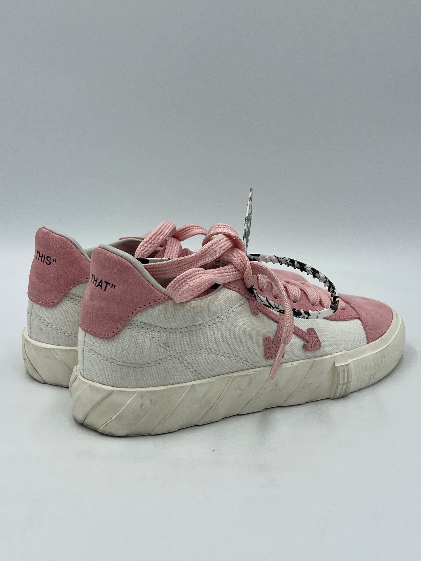 Off-White Shoes Designer Luxury Size: 7 / 37