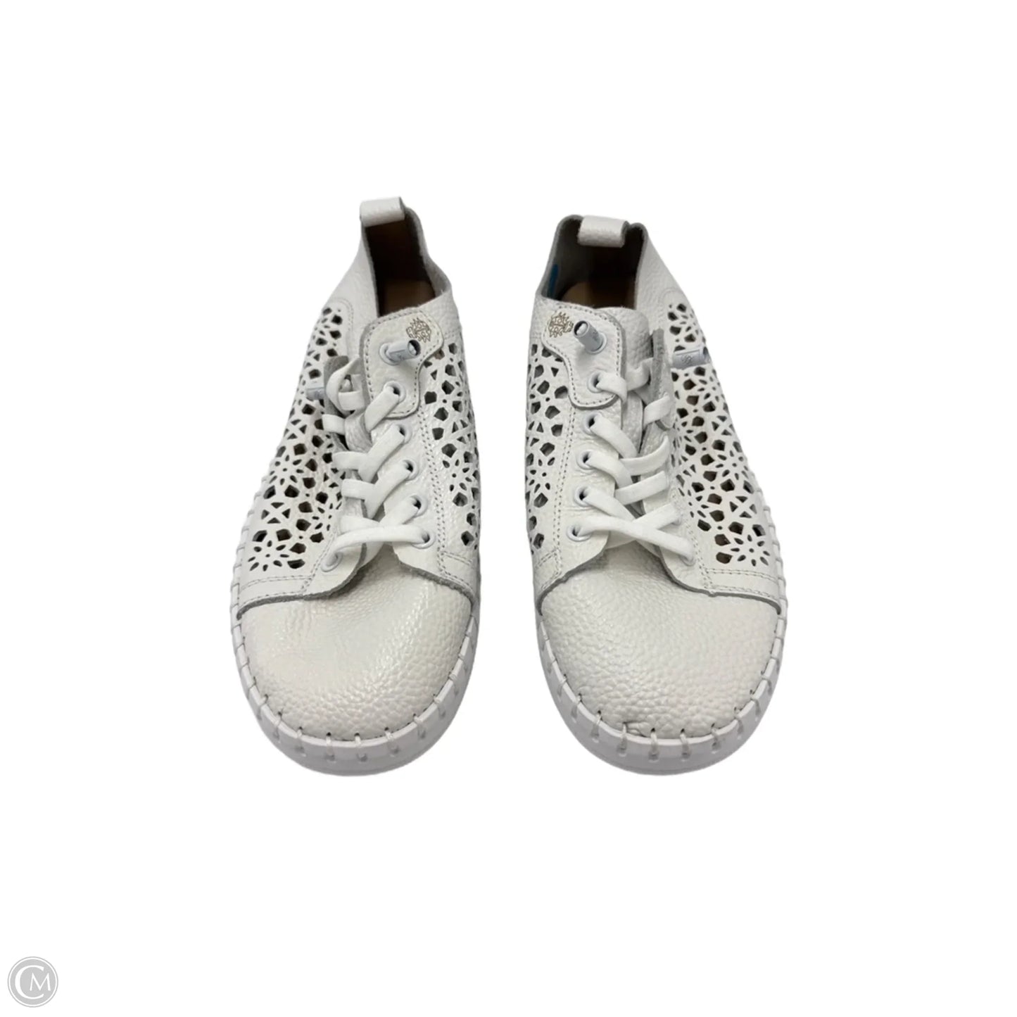 Shoes Sneakers By Yokona In White, Size: 7.5