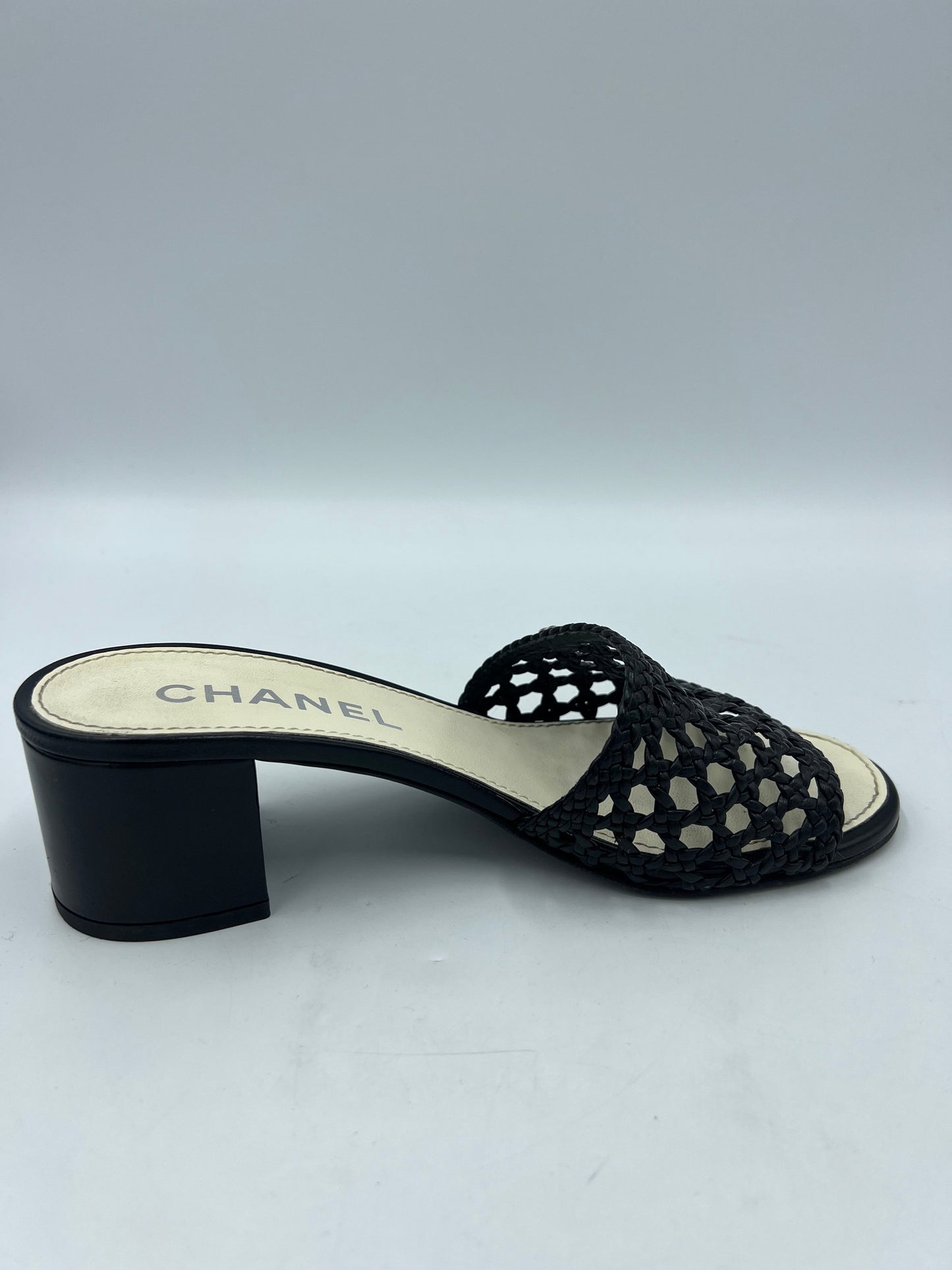 Chanel Interlocking CC Logo Slides In Black, Size: 8