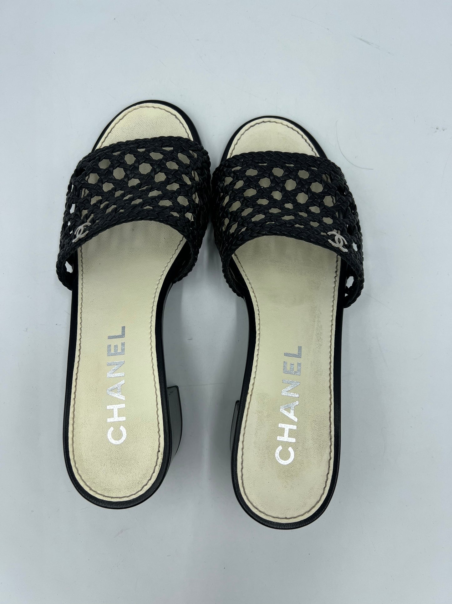 Chanel Interlocking CC Logo Slides In Black, Size: 8