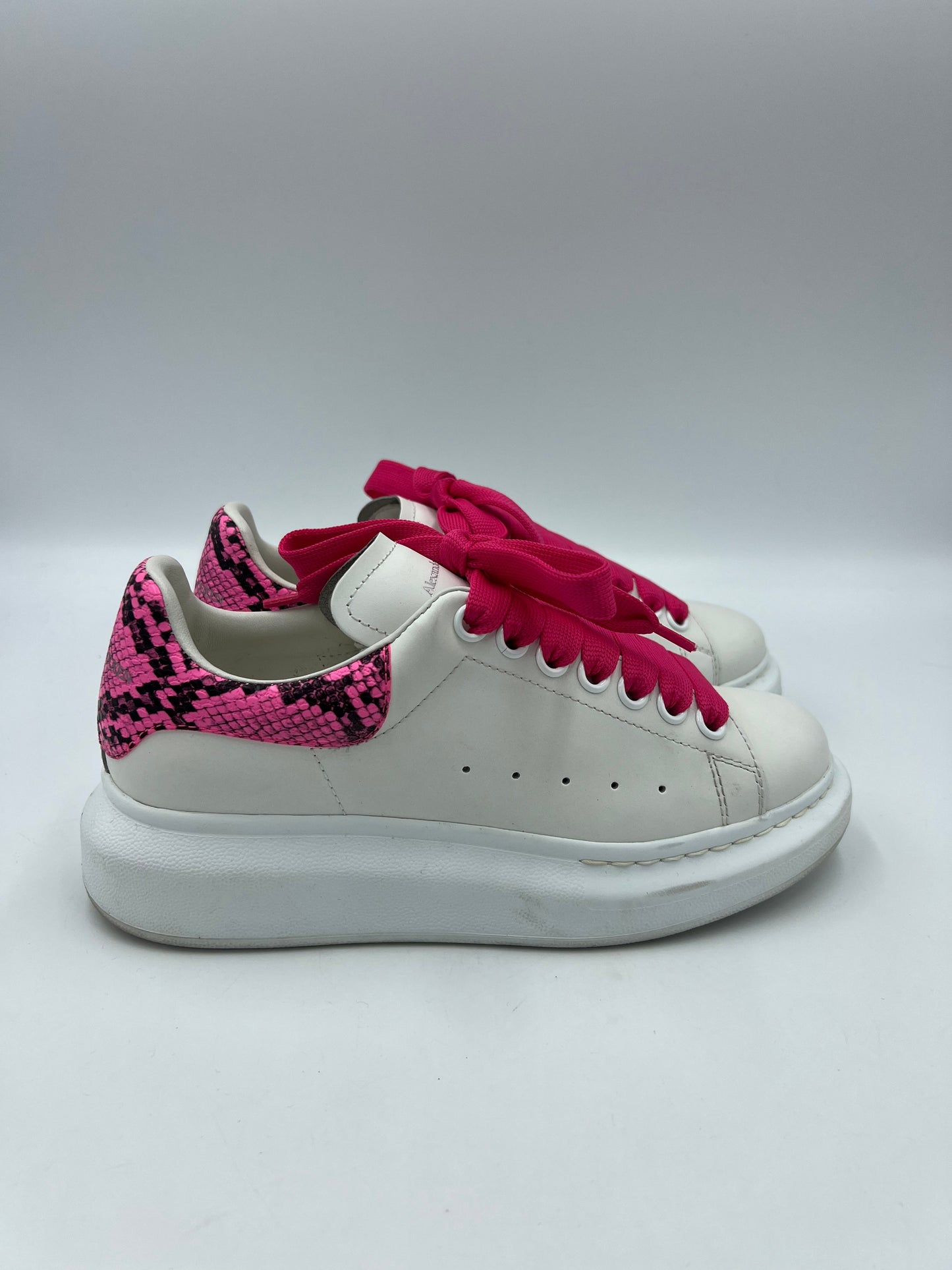 Alexander Mcqueen Trainers In White, Size: 6