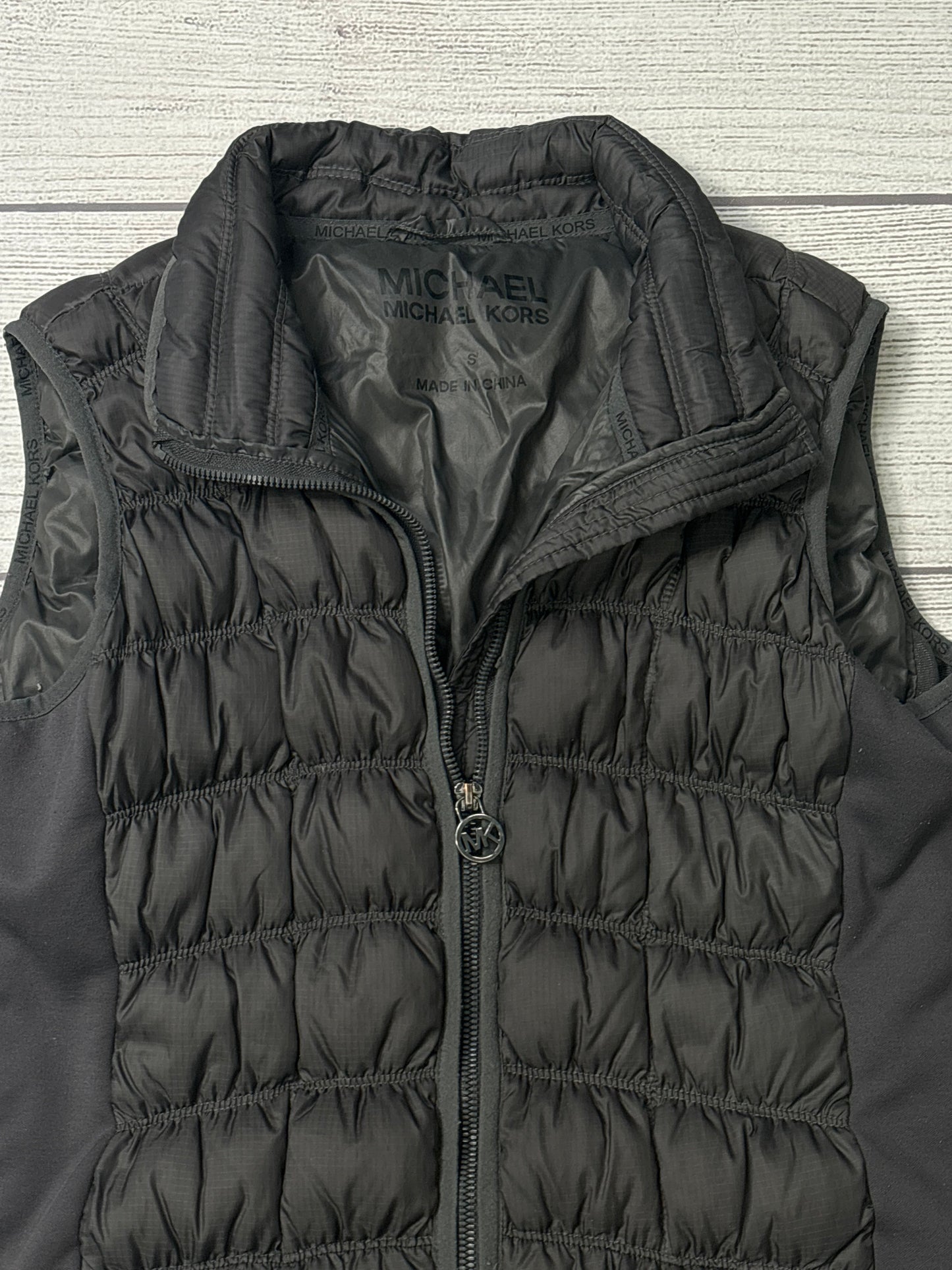 Vest Puffer & Quilted By Michael Kors In Grey, Size: S