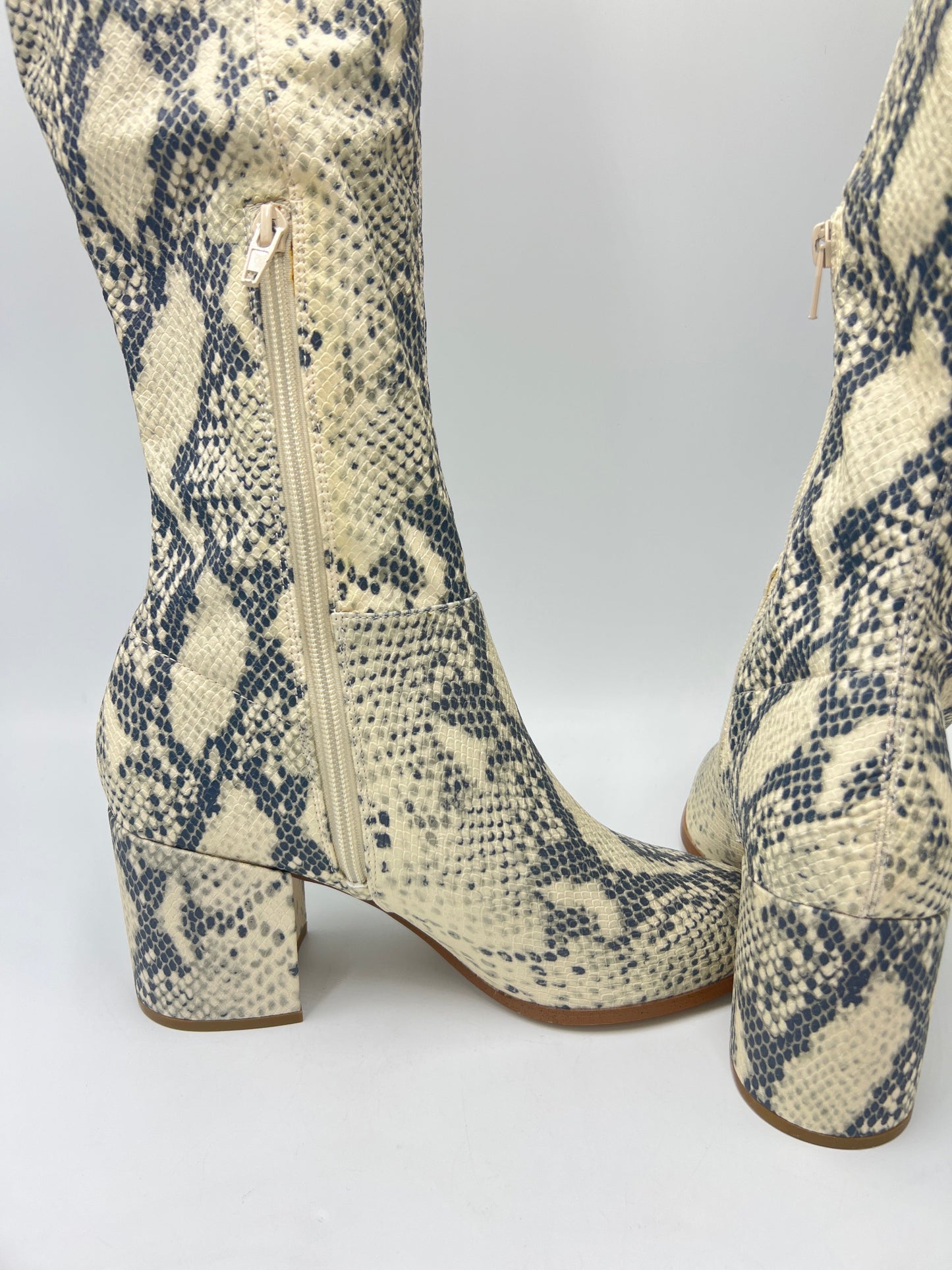 Boots Knee Heels By Steve Madden In Snakeskin Print, Size: 10