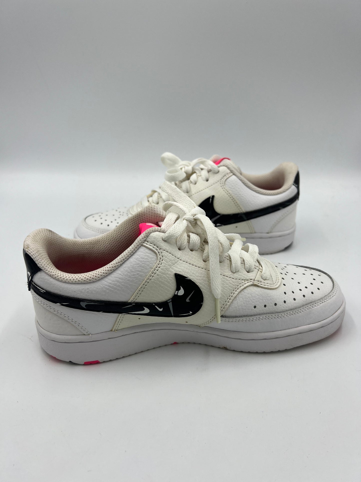 Shoes Athletic By Nike In White, Size: 7.5