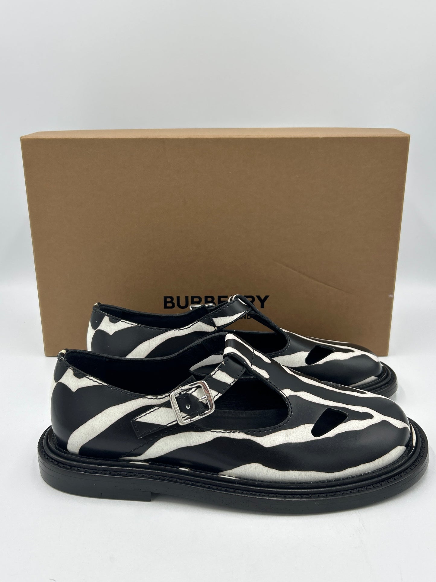 Like New! Burberry Zebra Print Hannie Shoes  Size: 6