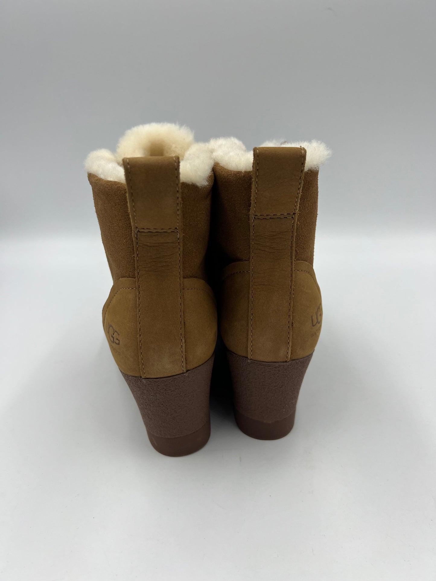 Shoes Designer By UGG In Brown, Size: 6.5