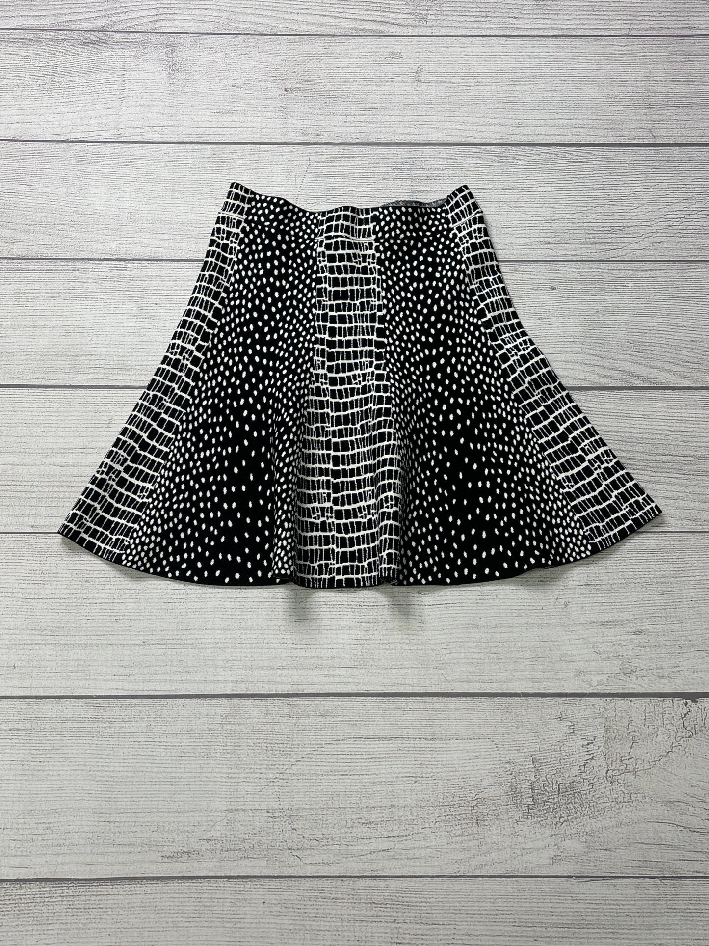 Skirt Mini & Short By Bcbgmaxazria In Black White, Size: S