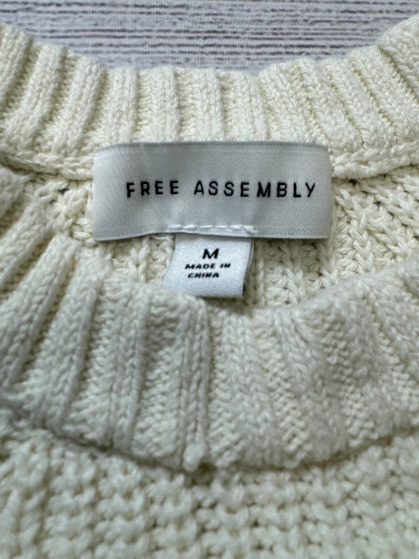 Sweater By Free Assembly In White, Size: M