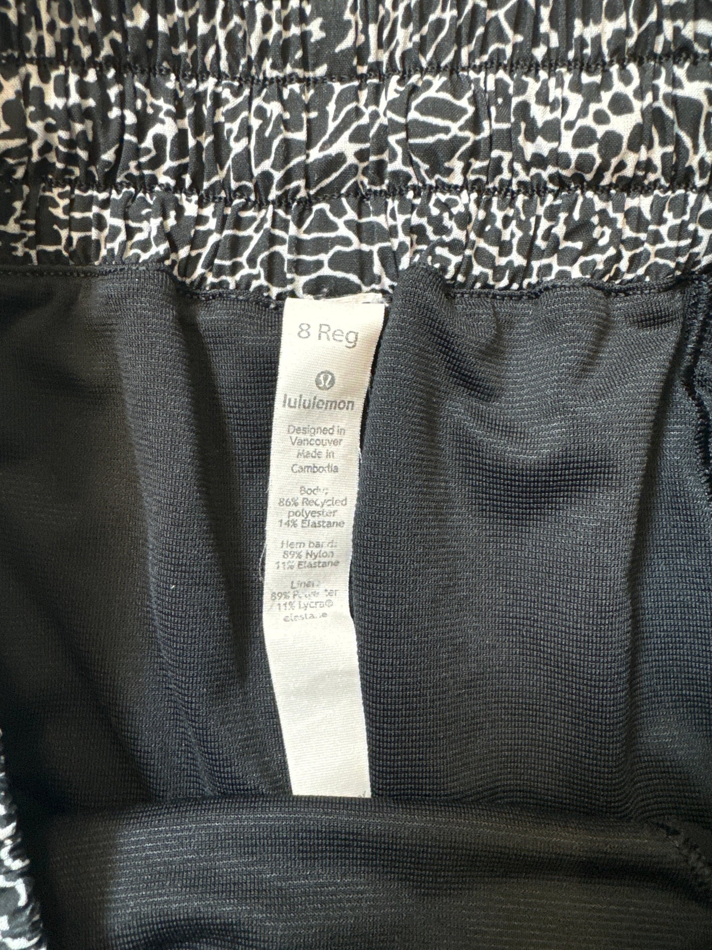 Athletic Shorts By Lululemon In Black & White, Size: M