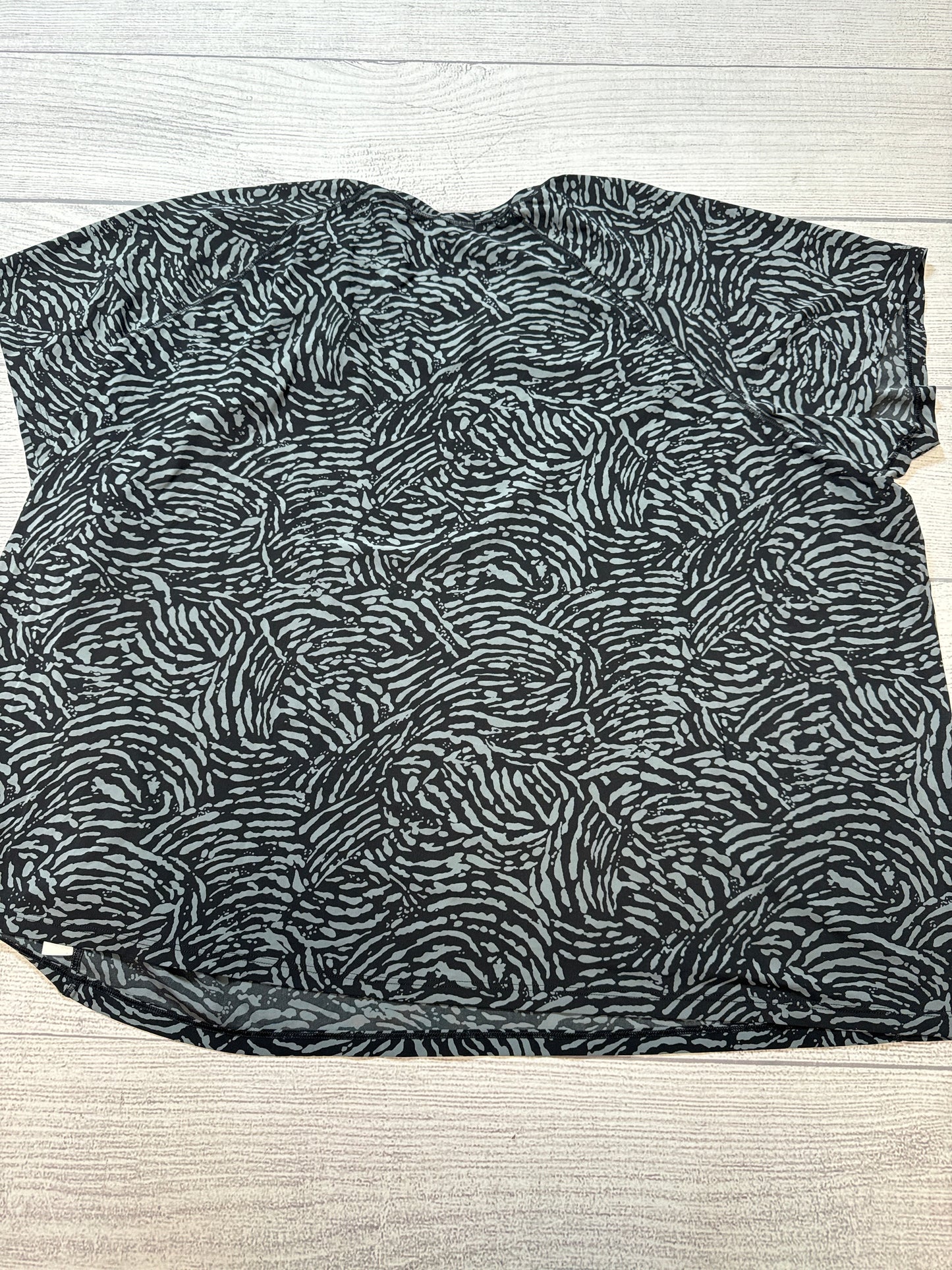 Athletic Top Short Sleeve By Athleta In Black & Grey, Size: 3x