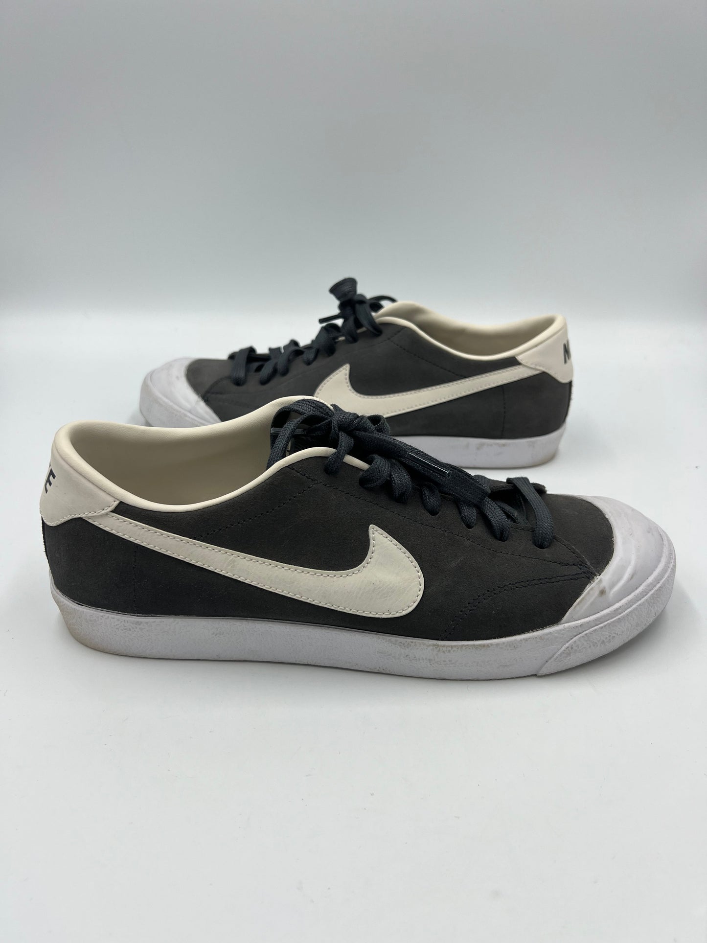 Shoes Athletic By Nike In Grey, Size: 10.5