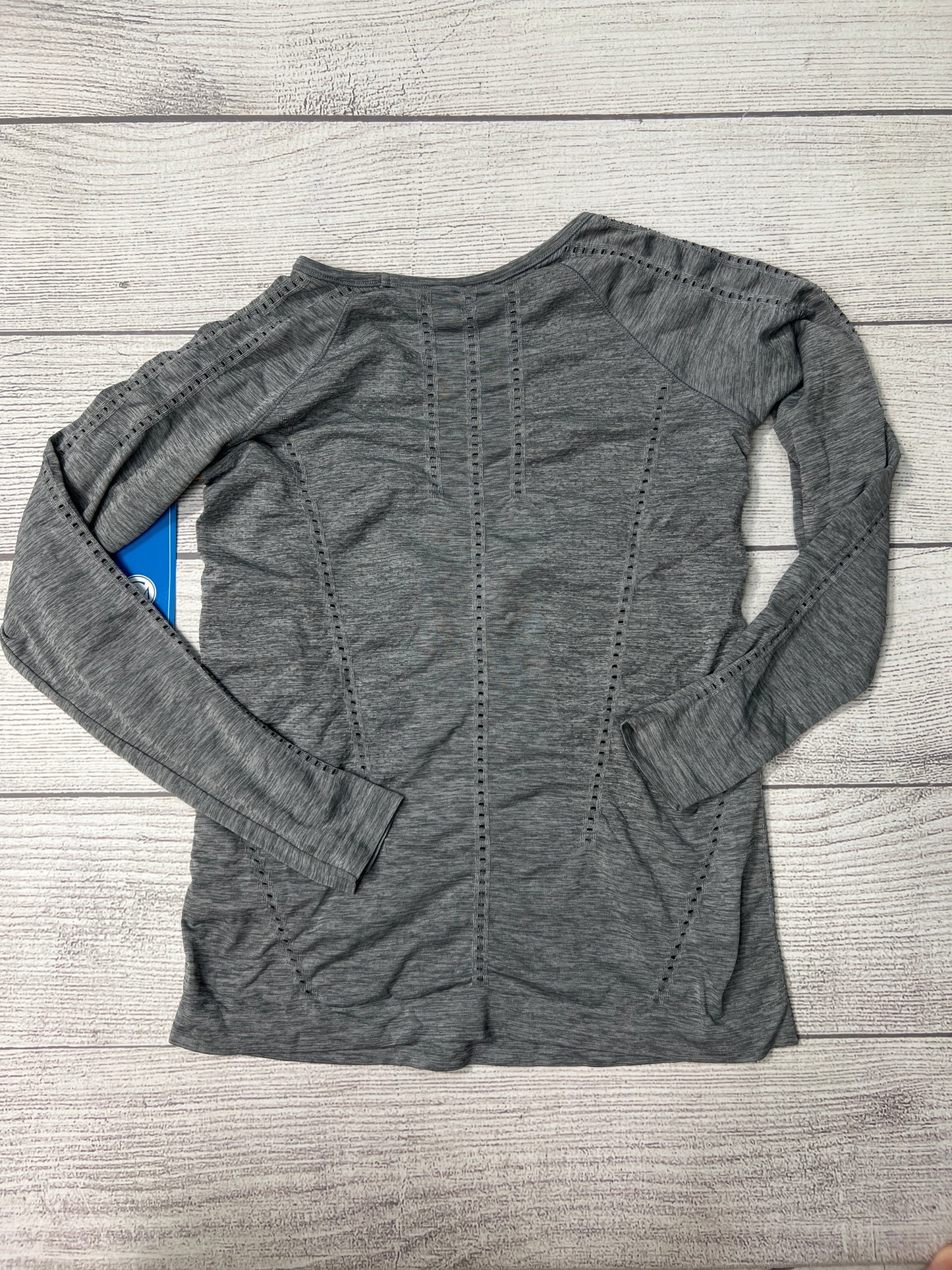 Athletic Top Long Sleeve Crewneck By Athleta In Grey, Size: Xs