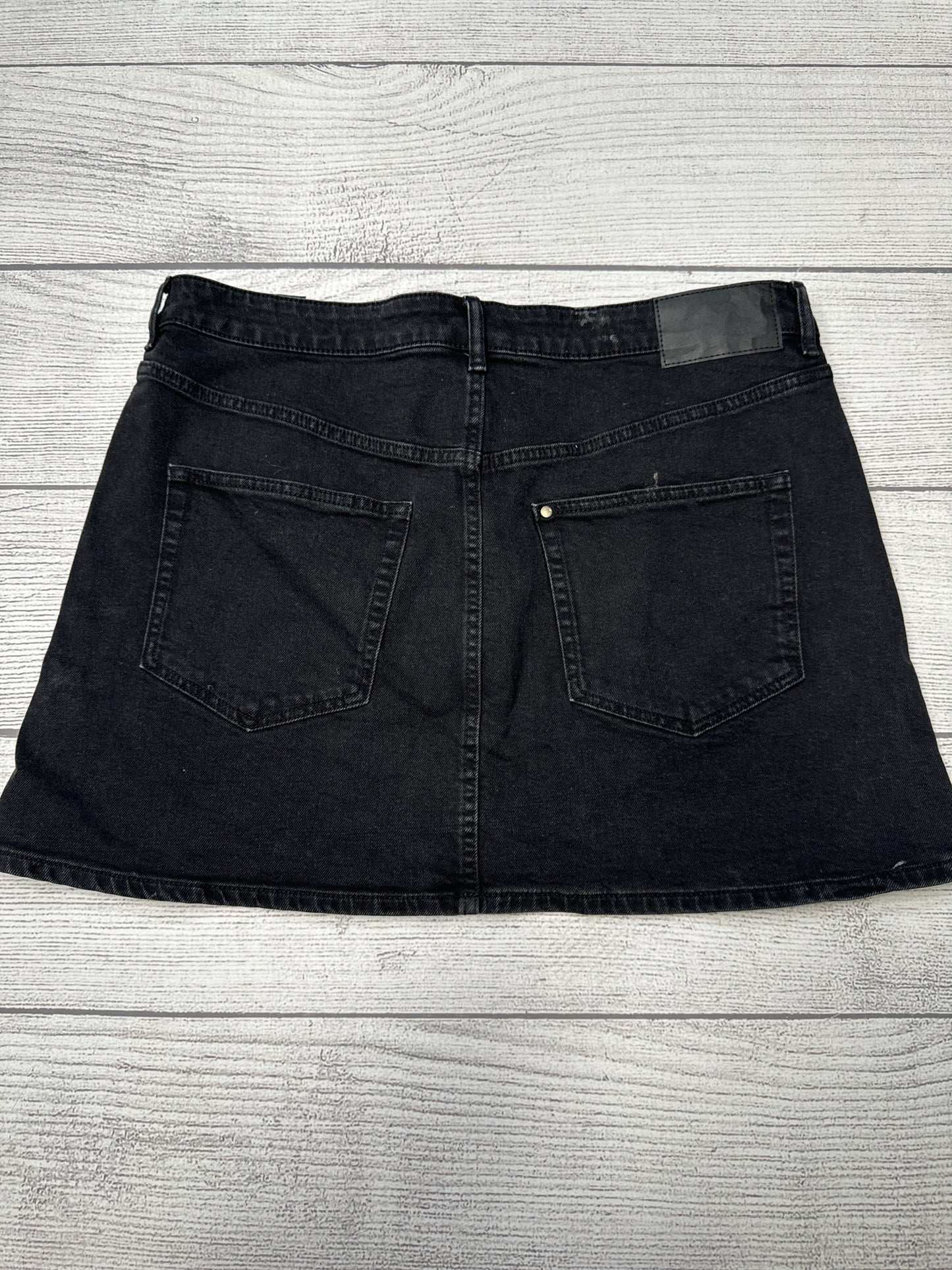 Skirt Mini & Short By H&m In Black, Size: 14