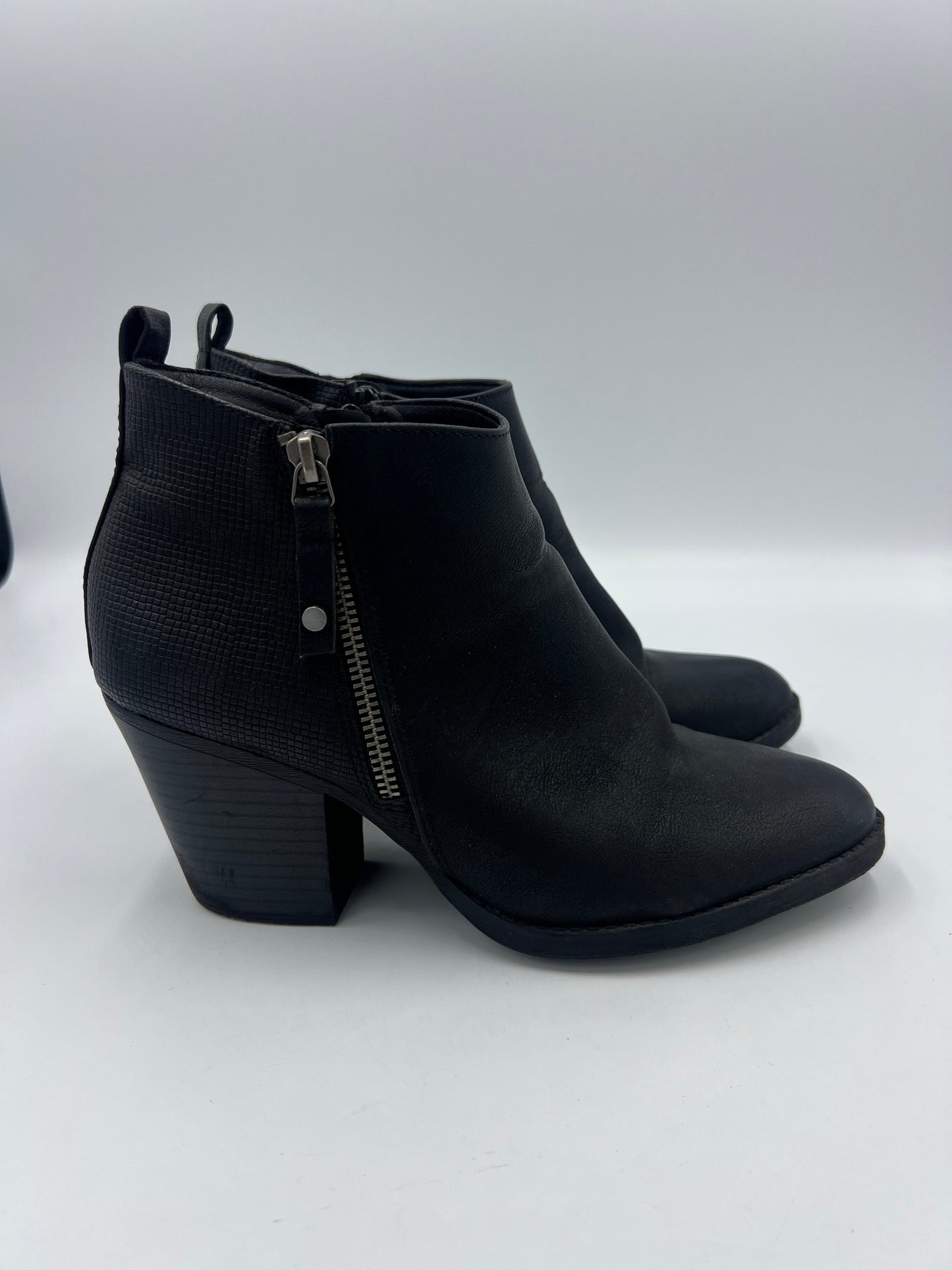 Boots Ankle Heels By Universal Thread In Black, Size: 9.5