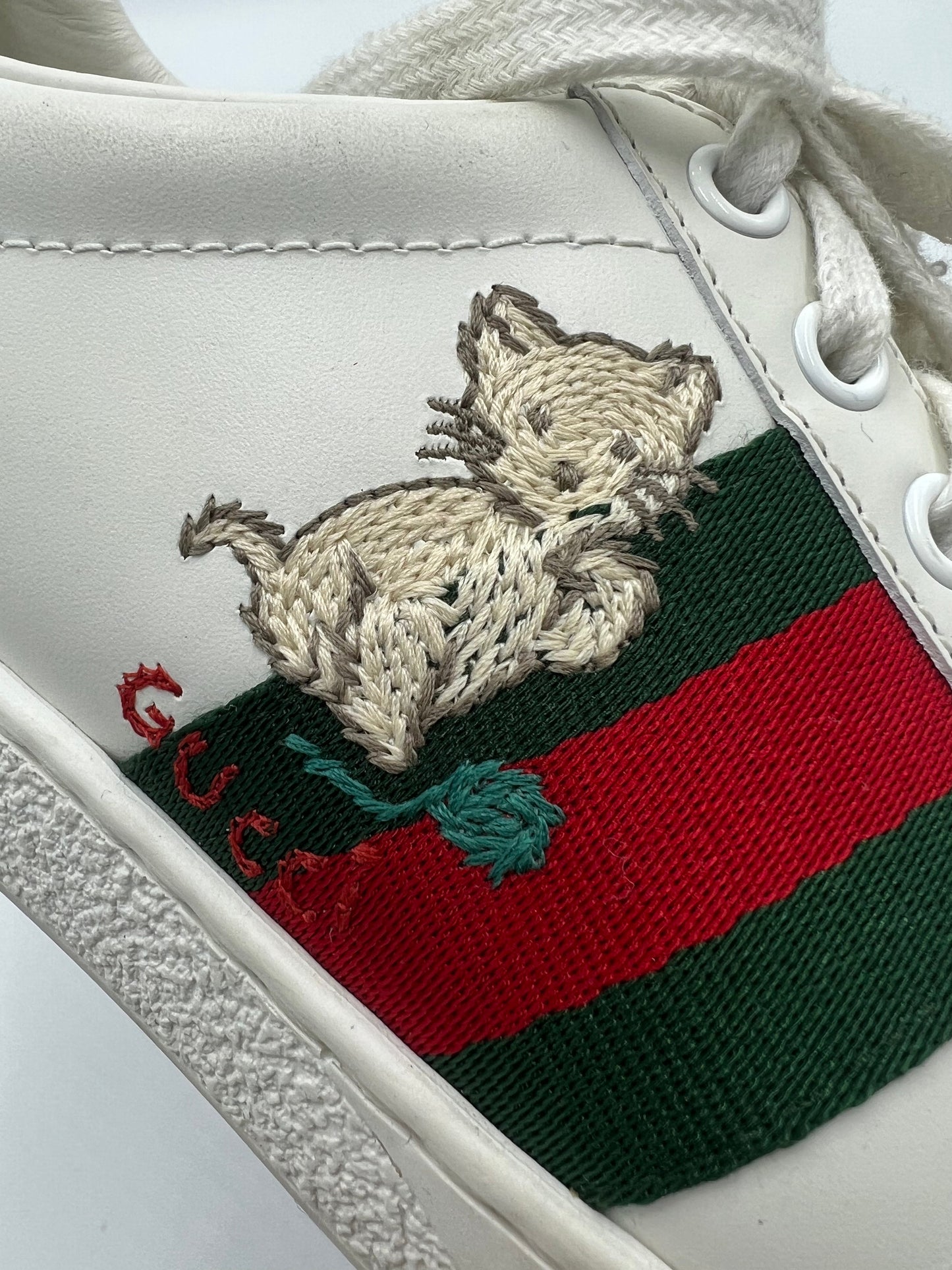 Gucci Ace Kitten Sneakers   Size: 6