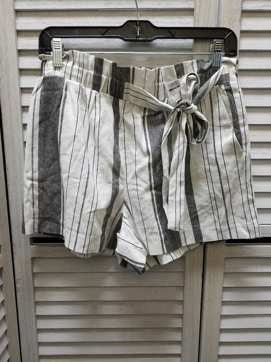 Shorts By Clothes Mentor  Size: M