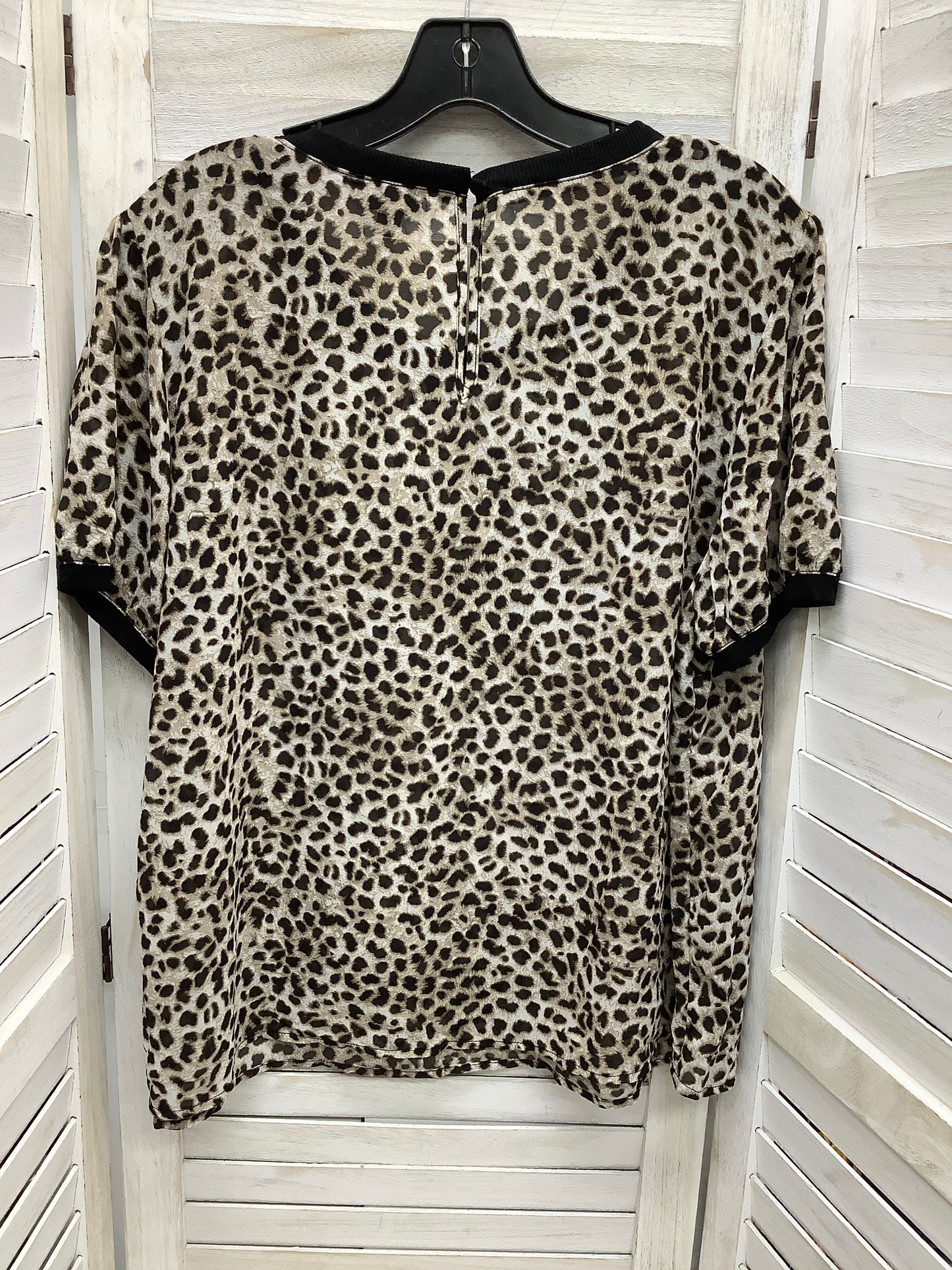 Top Short Sleeve By Torrid  Size: L