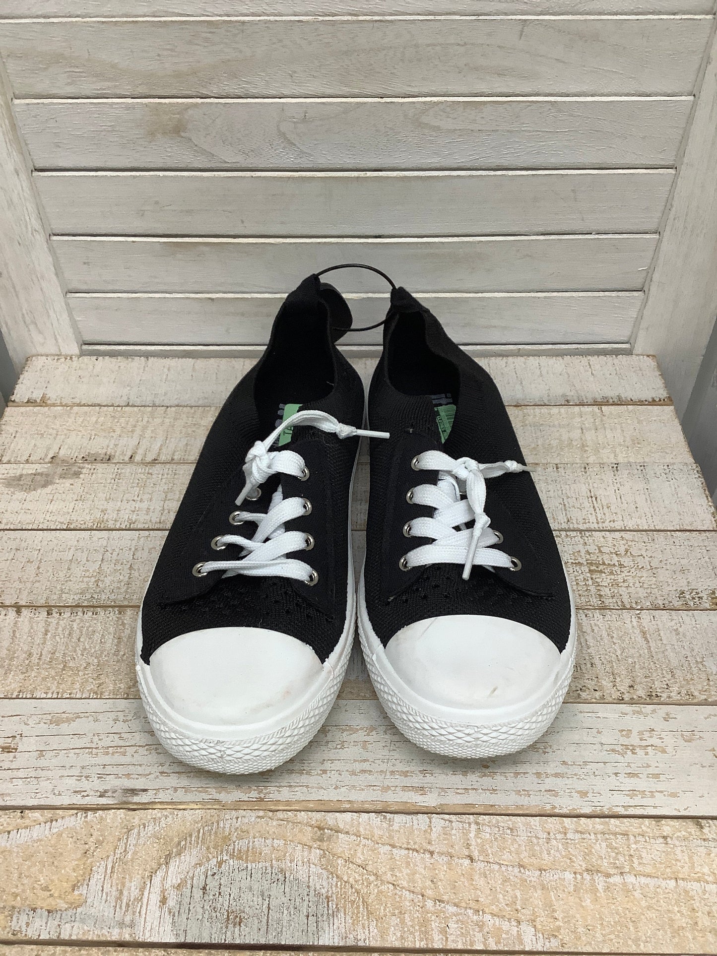 Black Shoes Sneakers Clothes Mentor, Size 8
