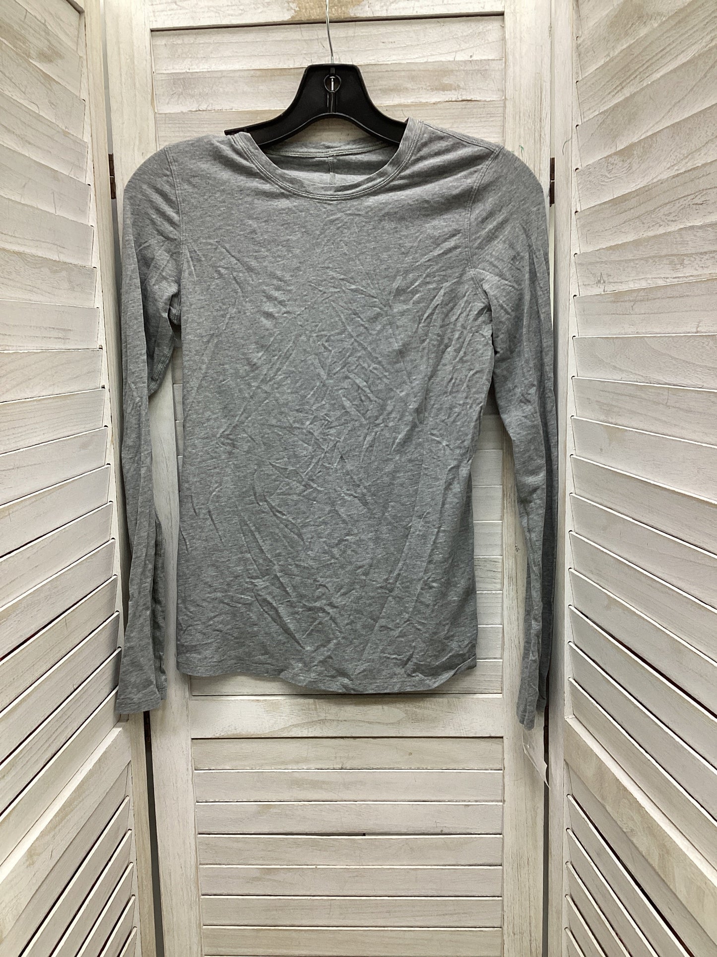 Athletic Top Long Sleeve Crewneck By Lululemon In Grey, Size: 4