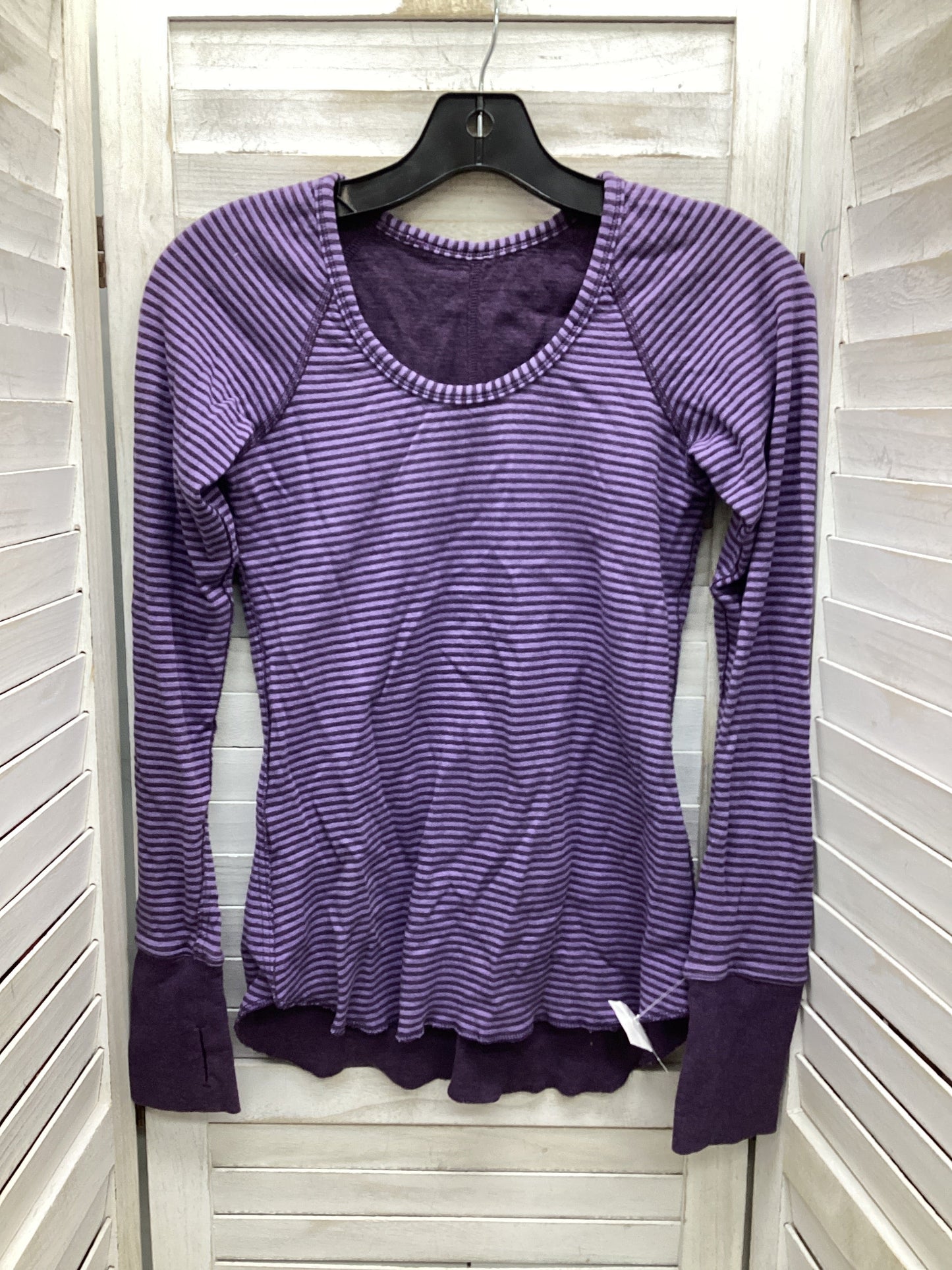 Athletic Top Long Sleeve Crewneck By Lululemon In Striped Pattern, Size: 4