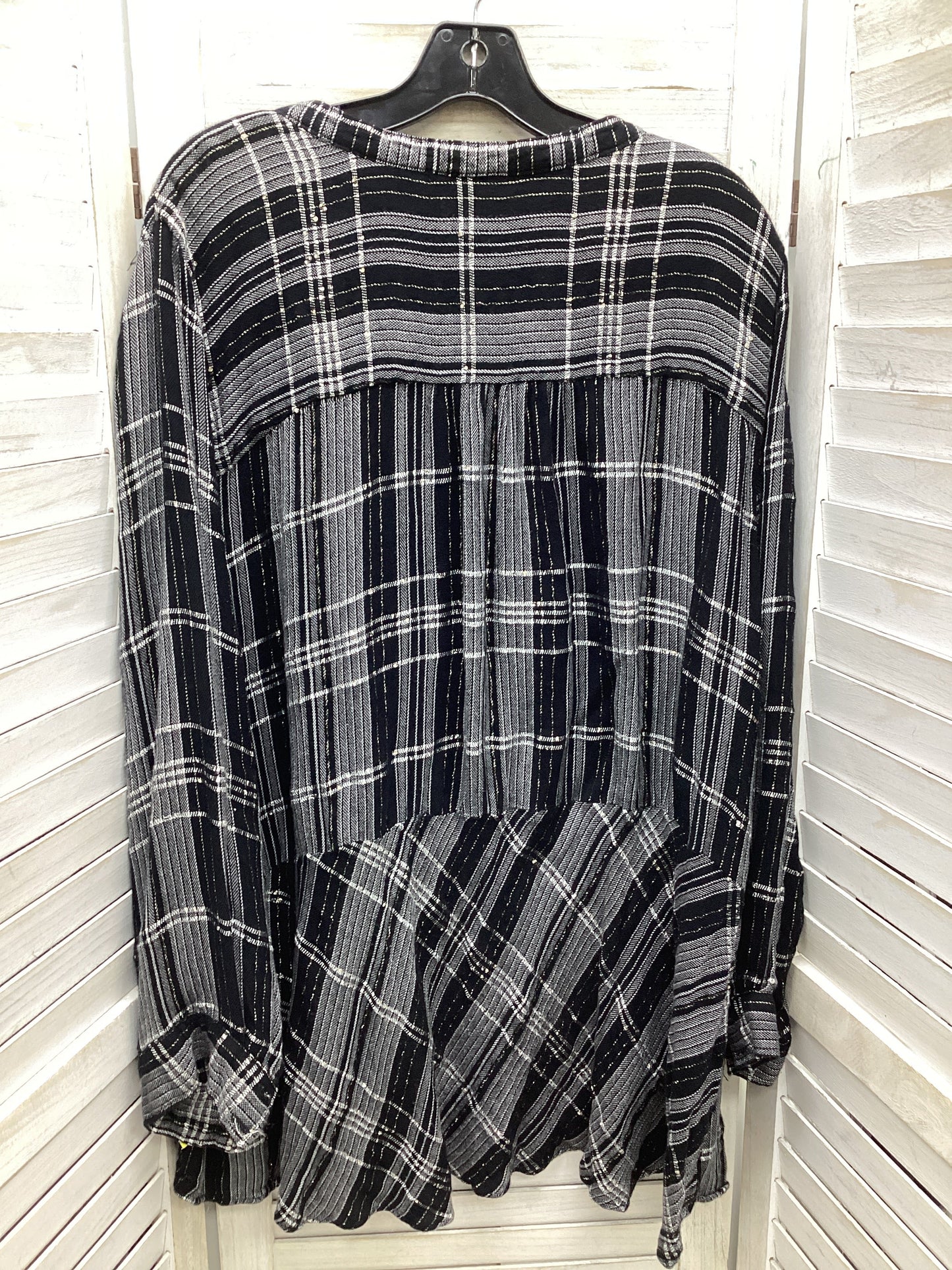 Top Long Sleeve By Lane Bryant In Plaid Pattern, Size: 26