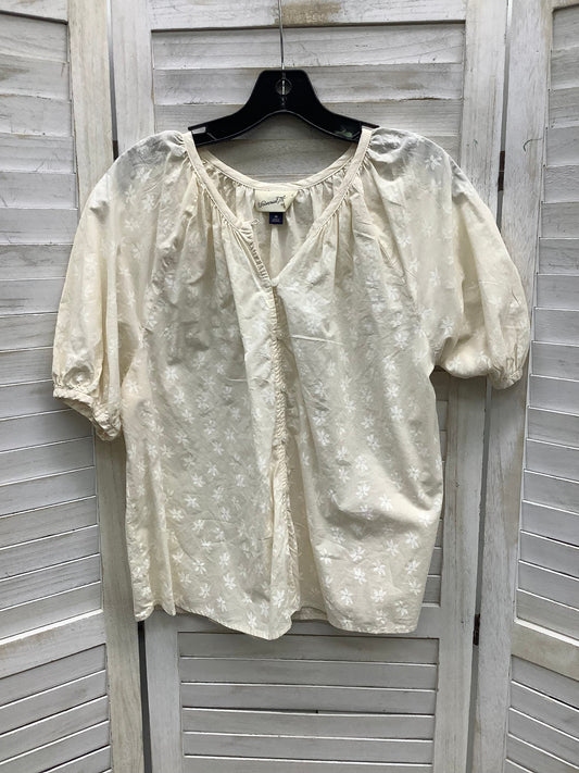 Blouse Short Sleeve By Universal Thread In Ivory, Size: M