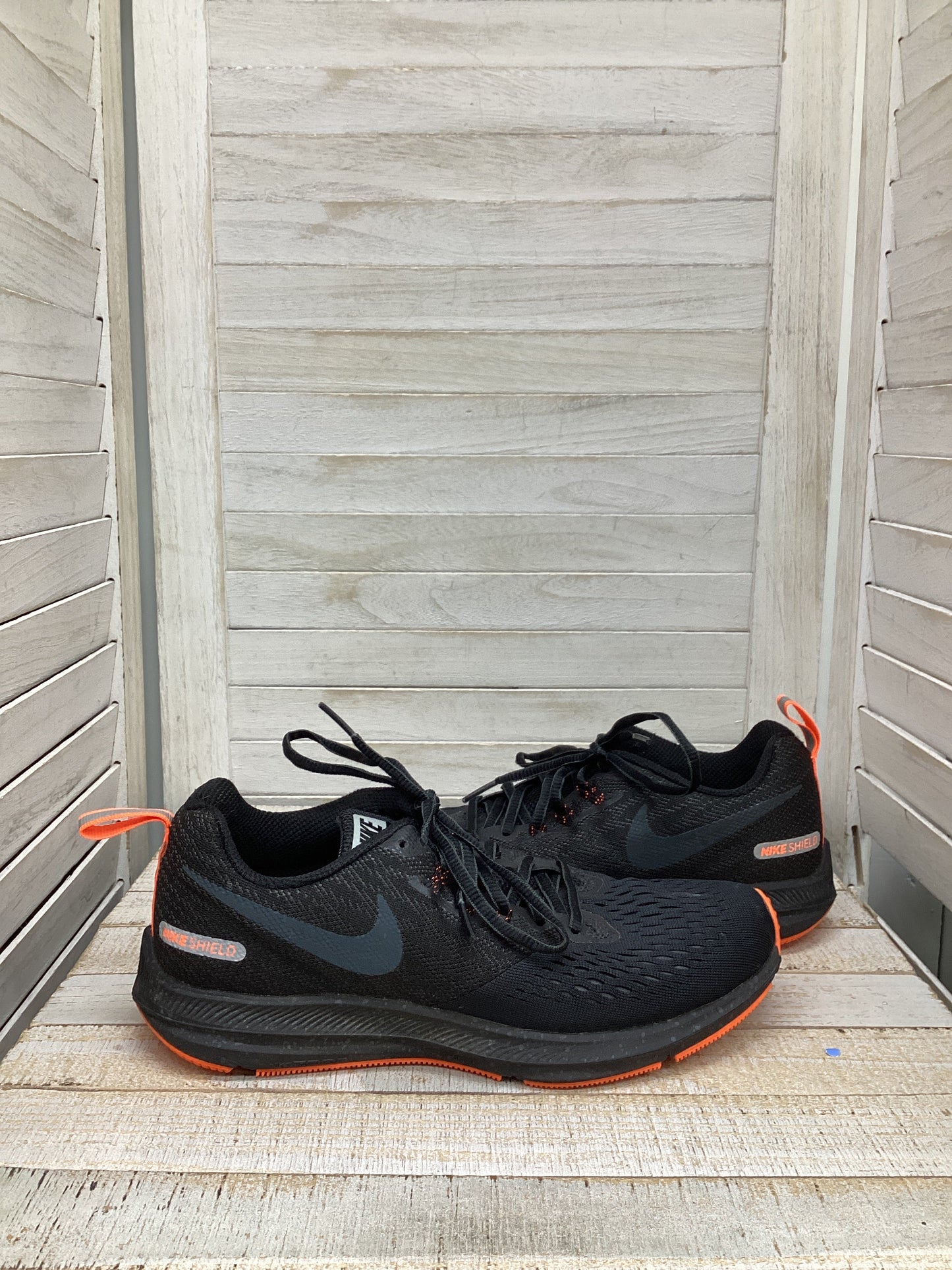 Shoes Athletic By Nike In Black, Size: 9