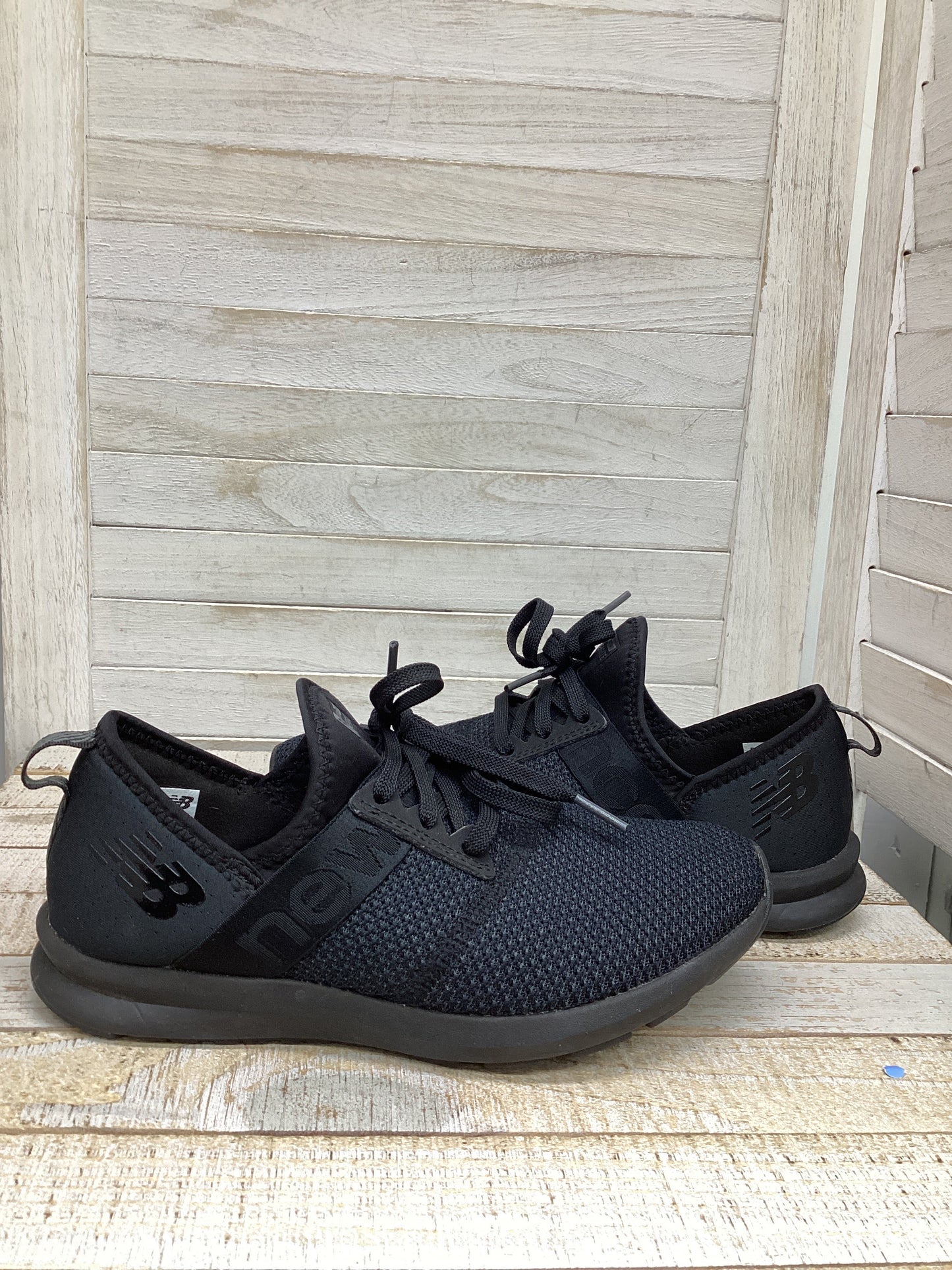 Shoes Athletic By New Balance In Black, Size: 6