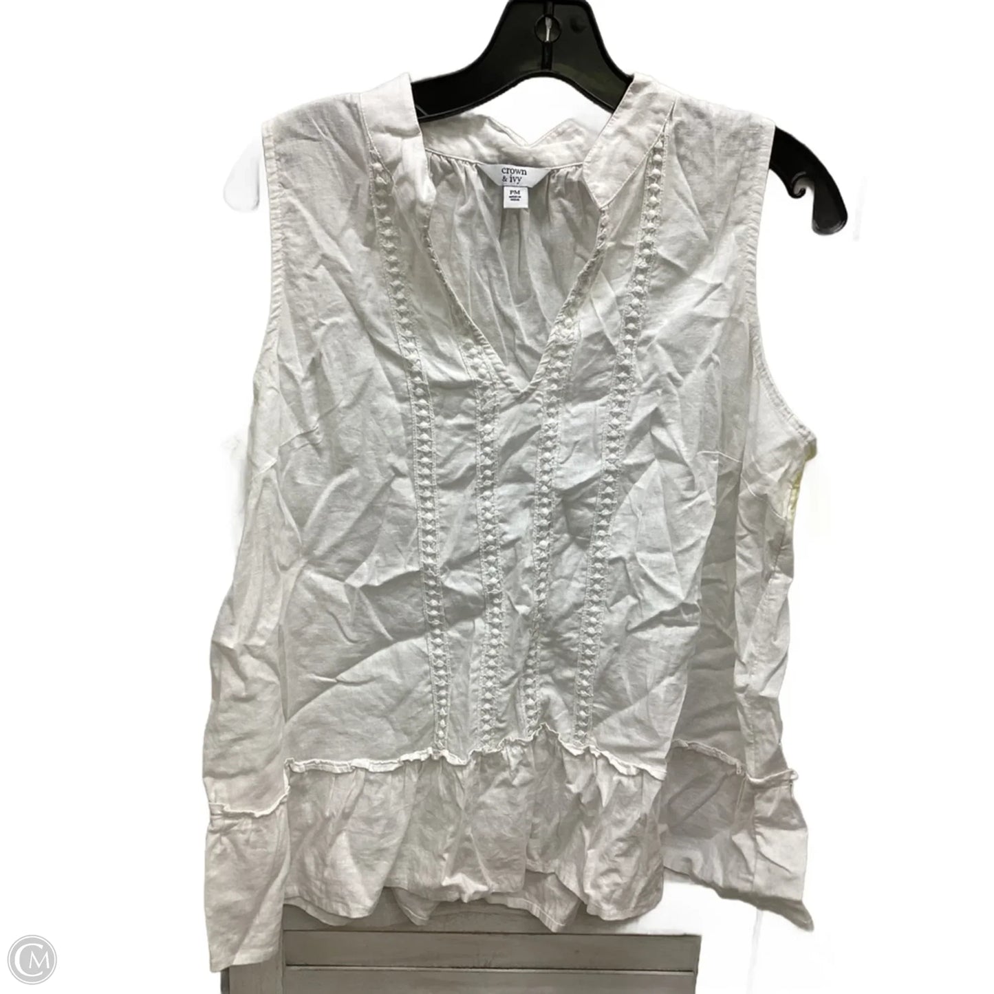 Top Sleeveless By Crown And Ivy In White, Size: M