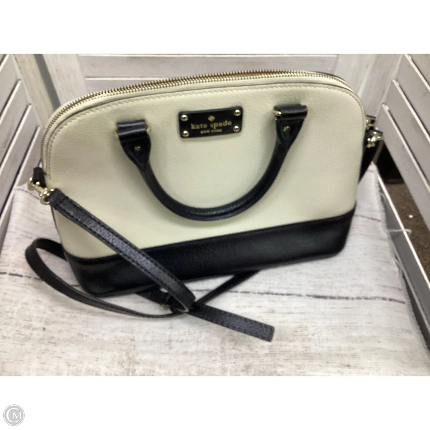 Crossbody Designer By Kate Spade, Size: Medium