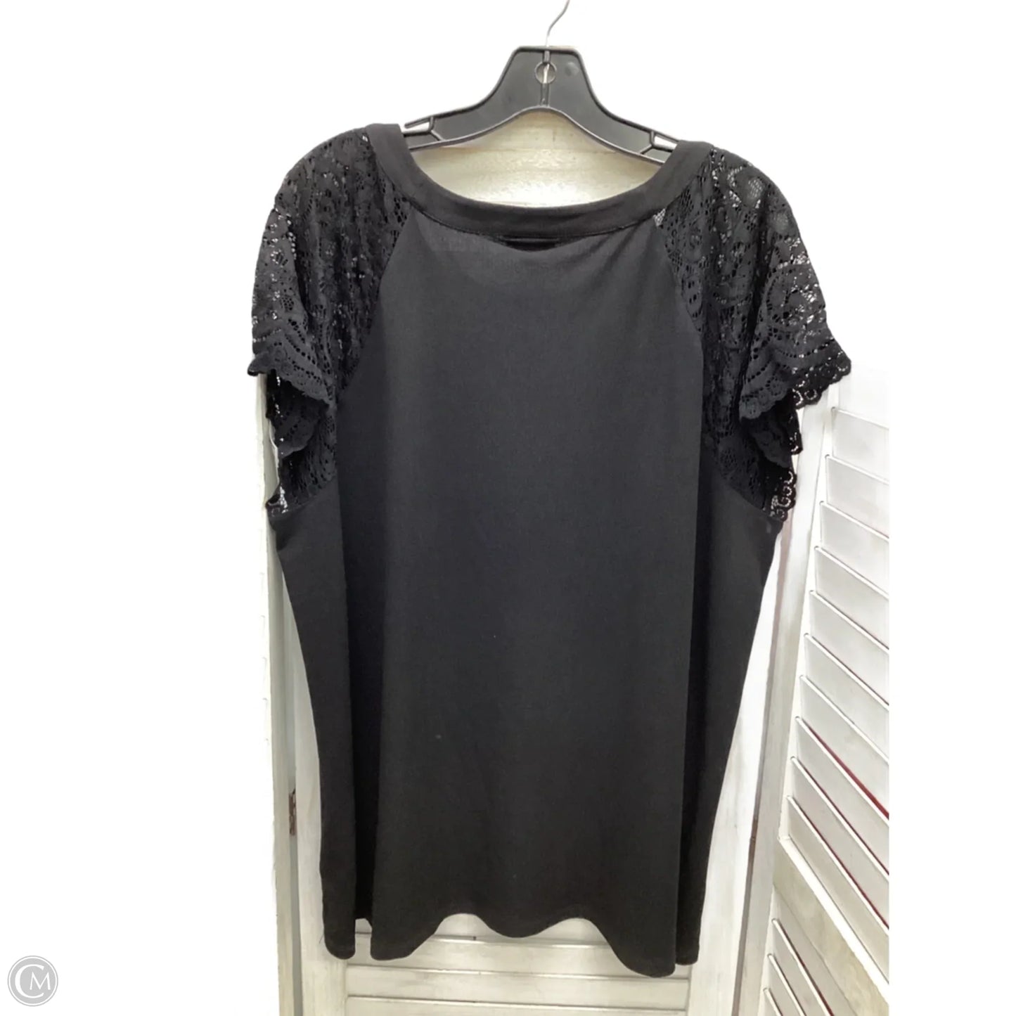 Top Short Sleeve By Torrid In Black, Size: 3x