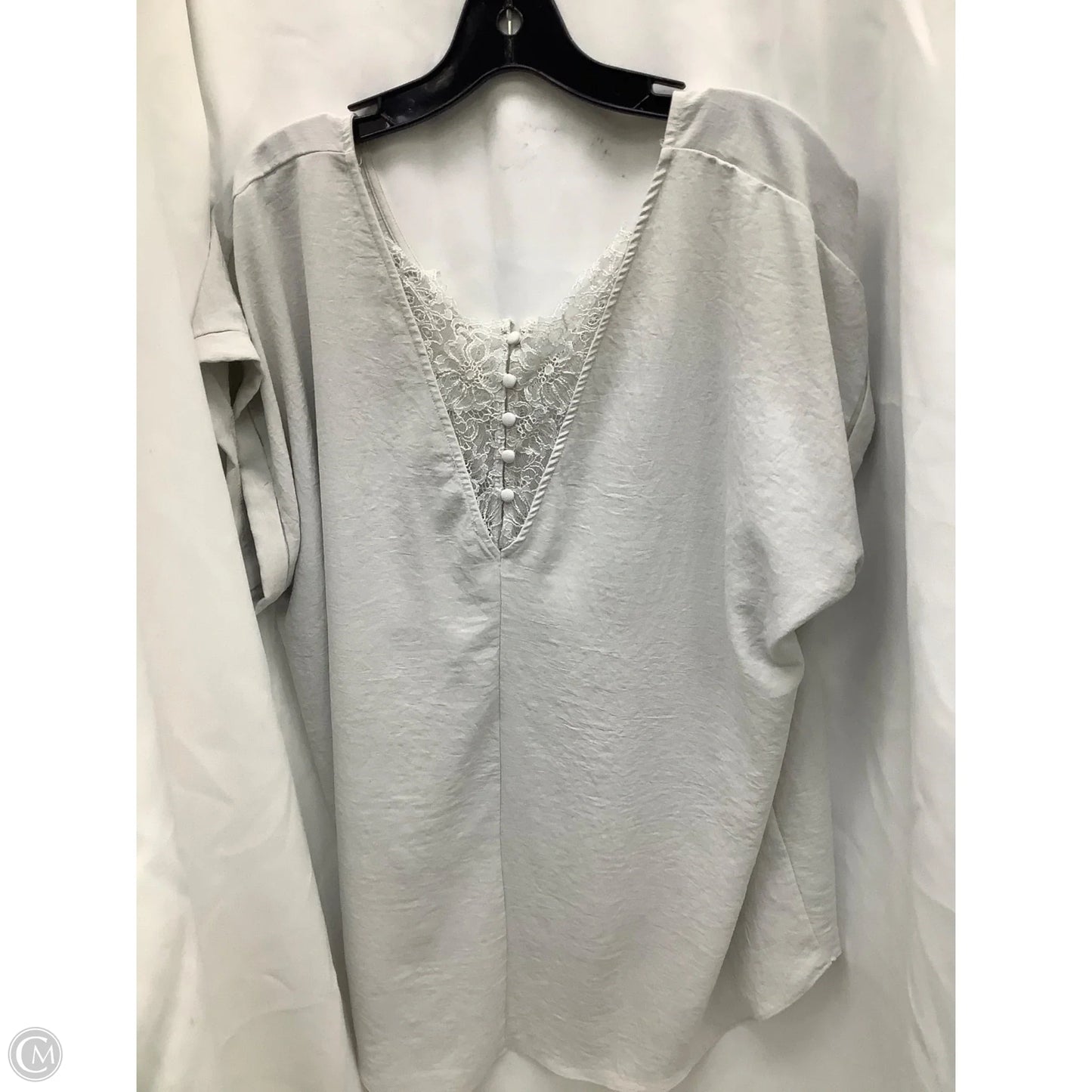 Top Short Sleeve By She + Sky In Grey, Size: Xl