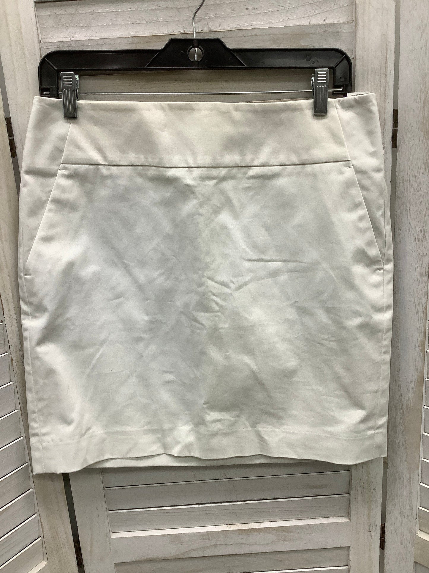 White Skirt Midi Ann Taylor, Size 6