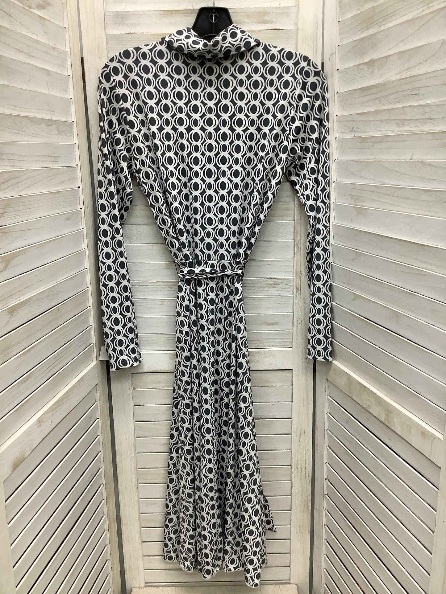 Dress Casual Midi By Clothes Mentor In Grey & White, Size: S