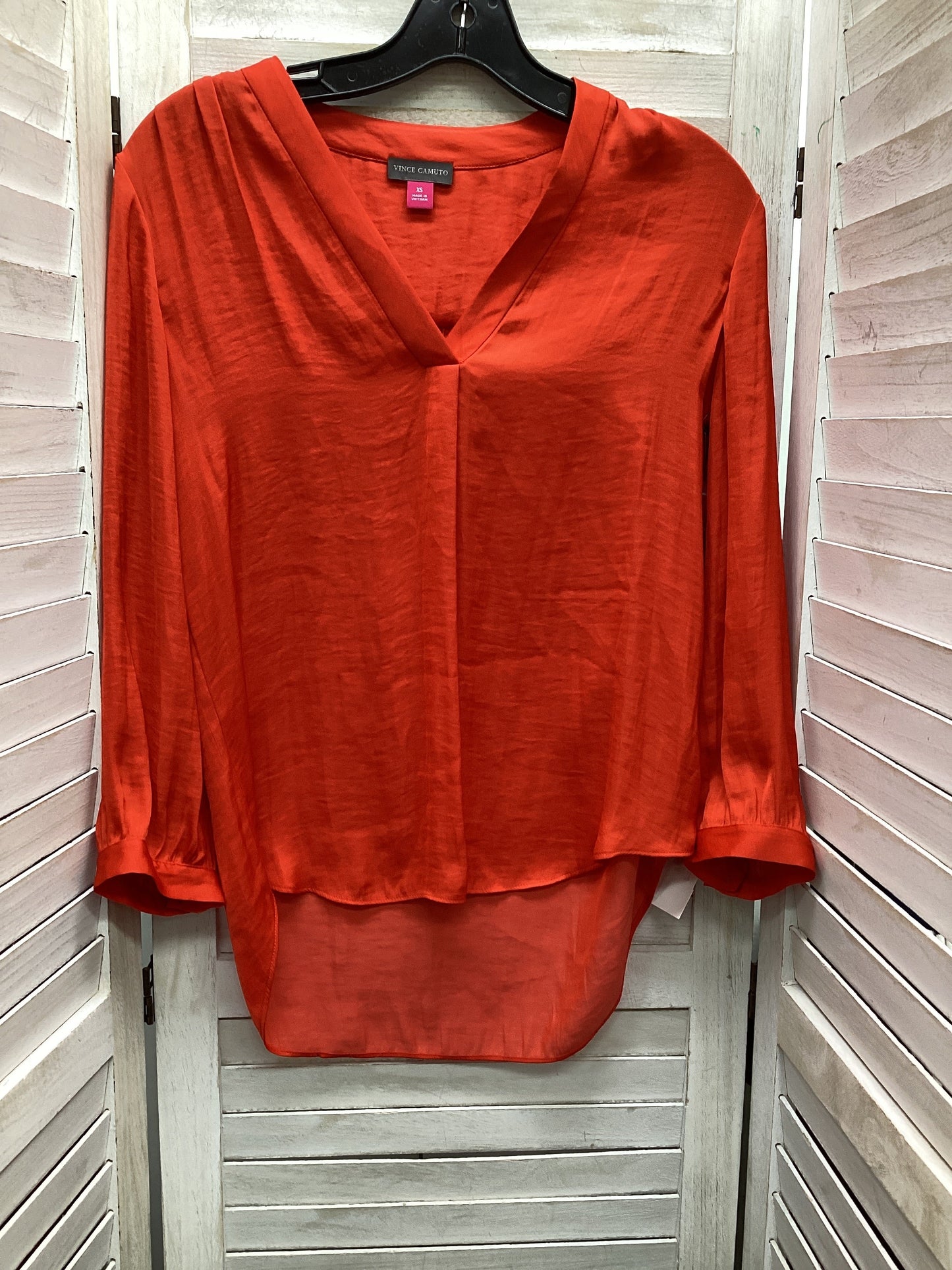 Top Long Sleeve By Vince Camuto In Orange, Size: Xs