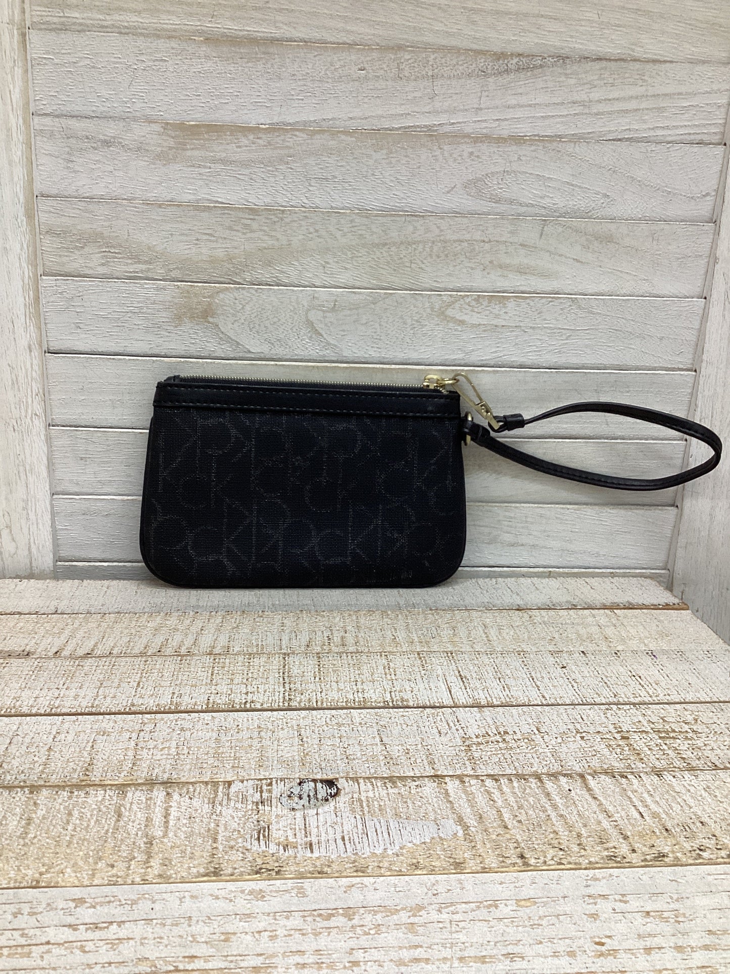 Wristlet By Calvin Klein, Size: Small