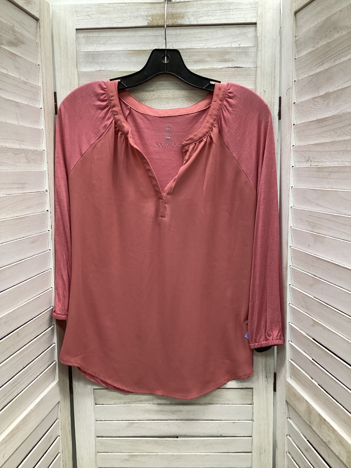 Top Long Sleeve By New York And Co In Pink, Size: Xs