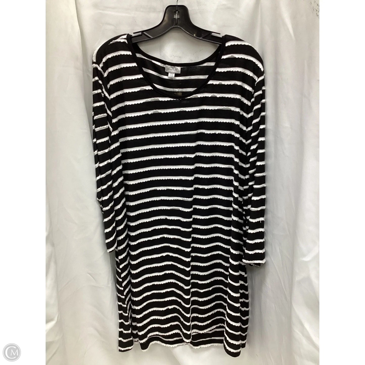 Top 3/4 Sleeve By Avenue In Striped Pattern, Size: 3x