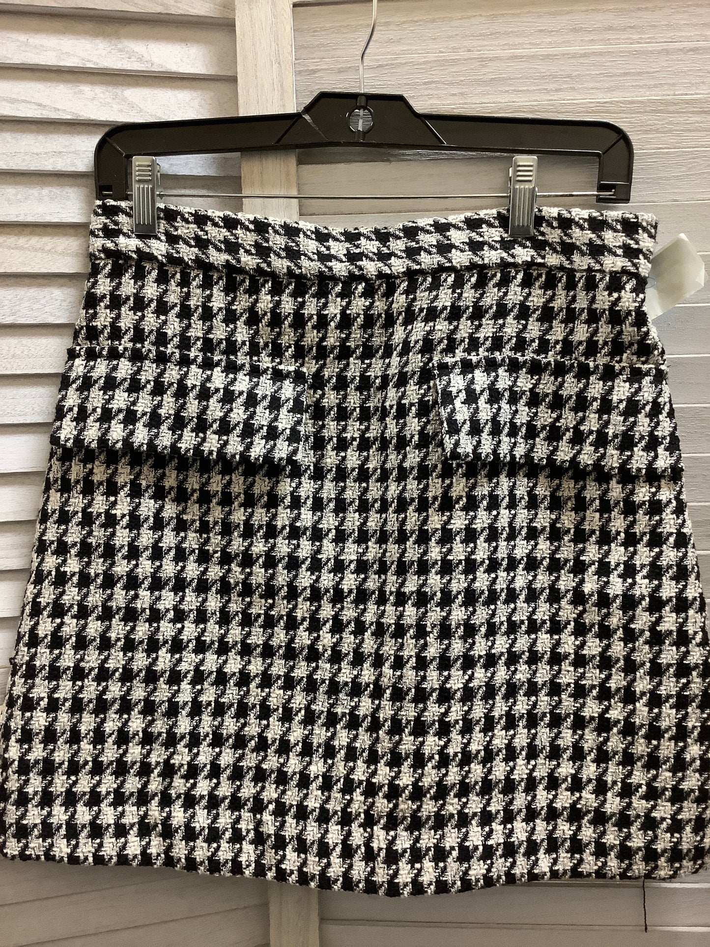 Skirt Mini & Short By H&m  Size: M