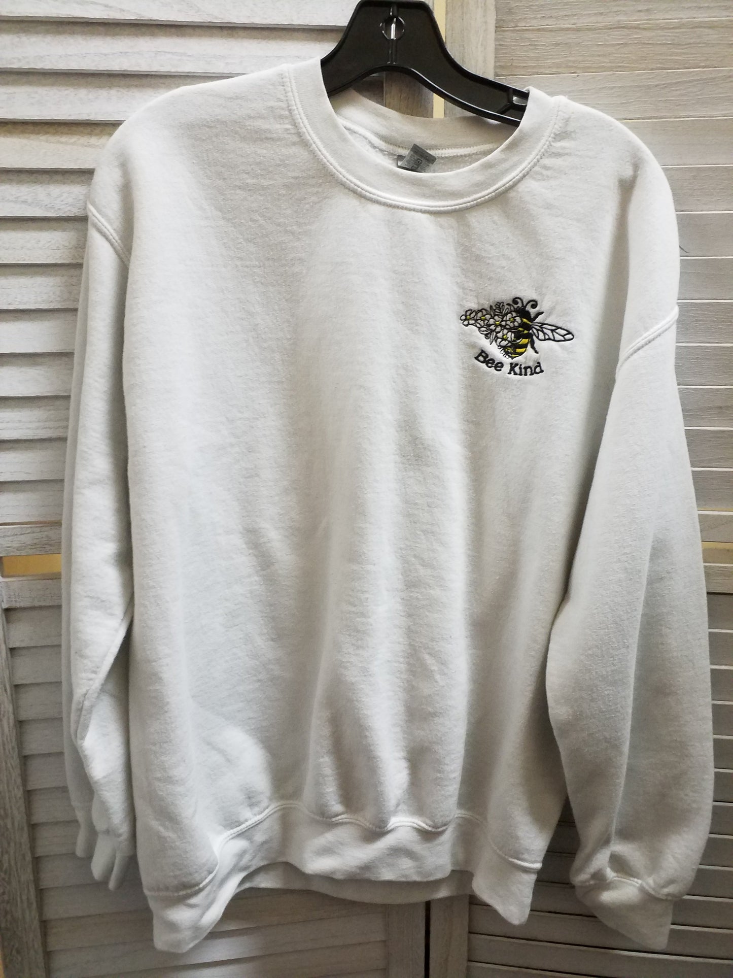 Sweatshirt Crewneck By Gildan  Size: M