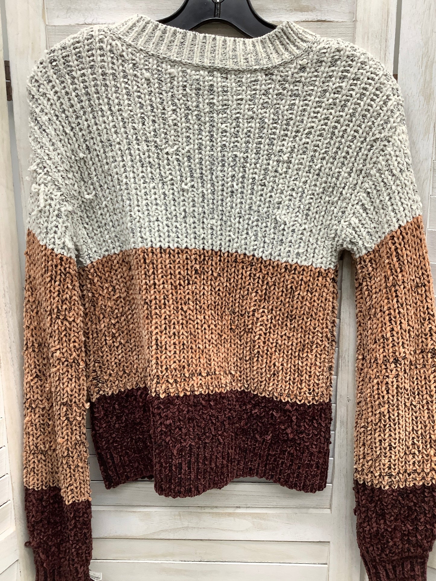 Sweater By Clothes Mentor  Size: Xs