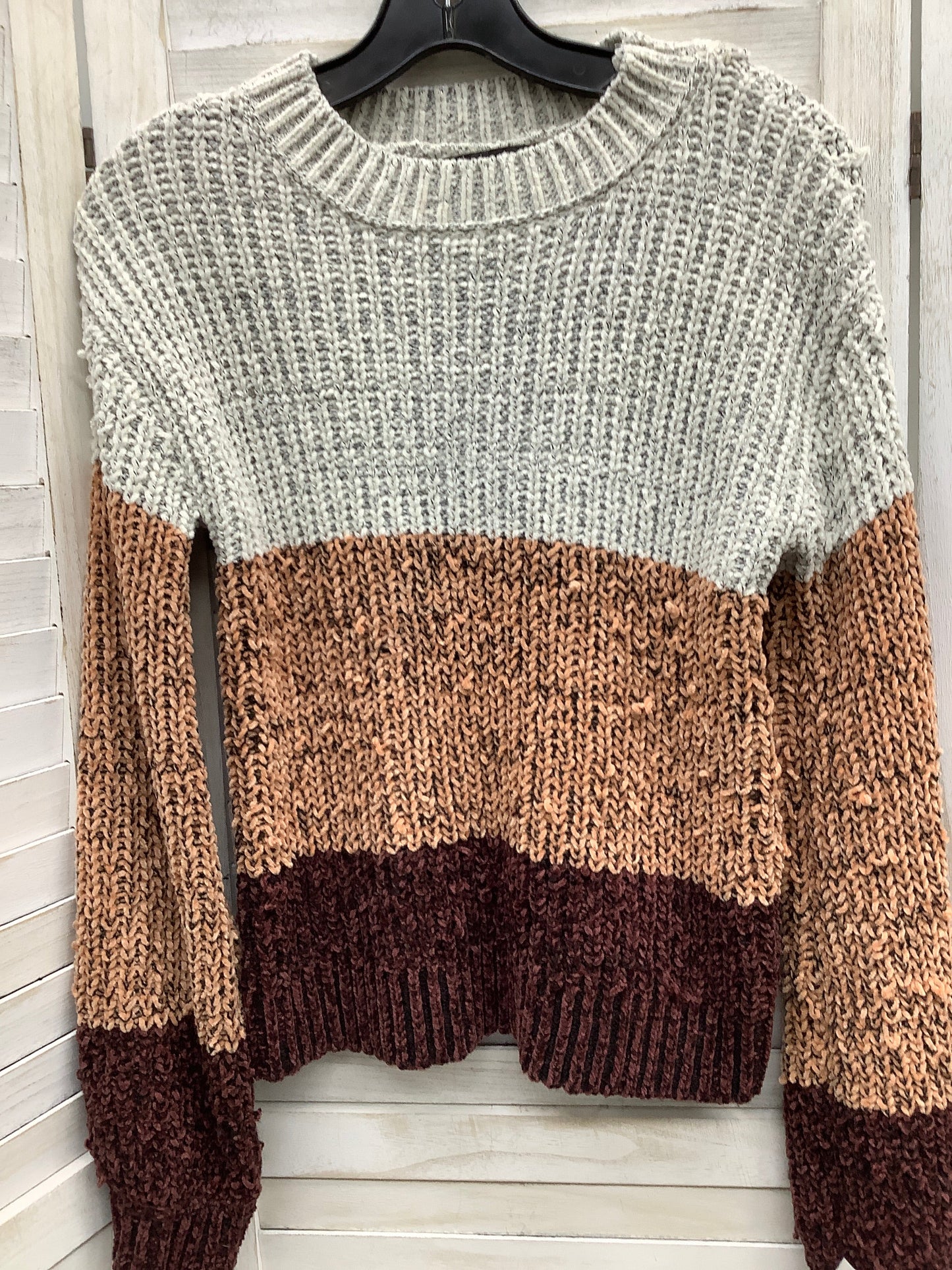 Sweater By Clothes Mentor  Size: Xs