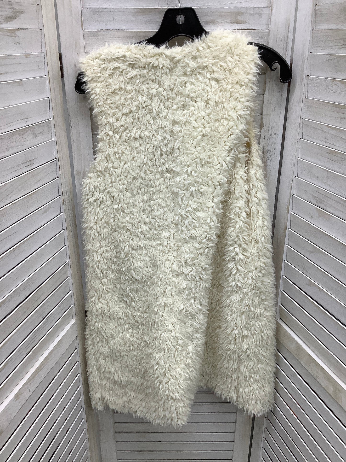 Vest Faux Fur & Sherpa By Maurices  Size: M