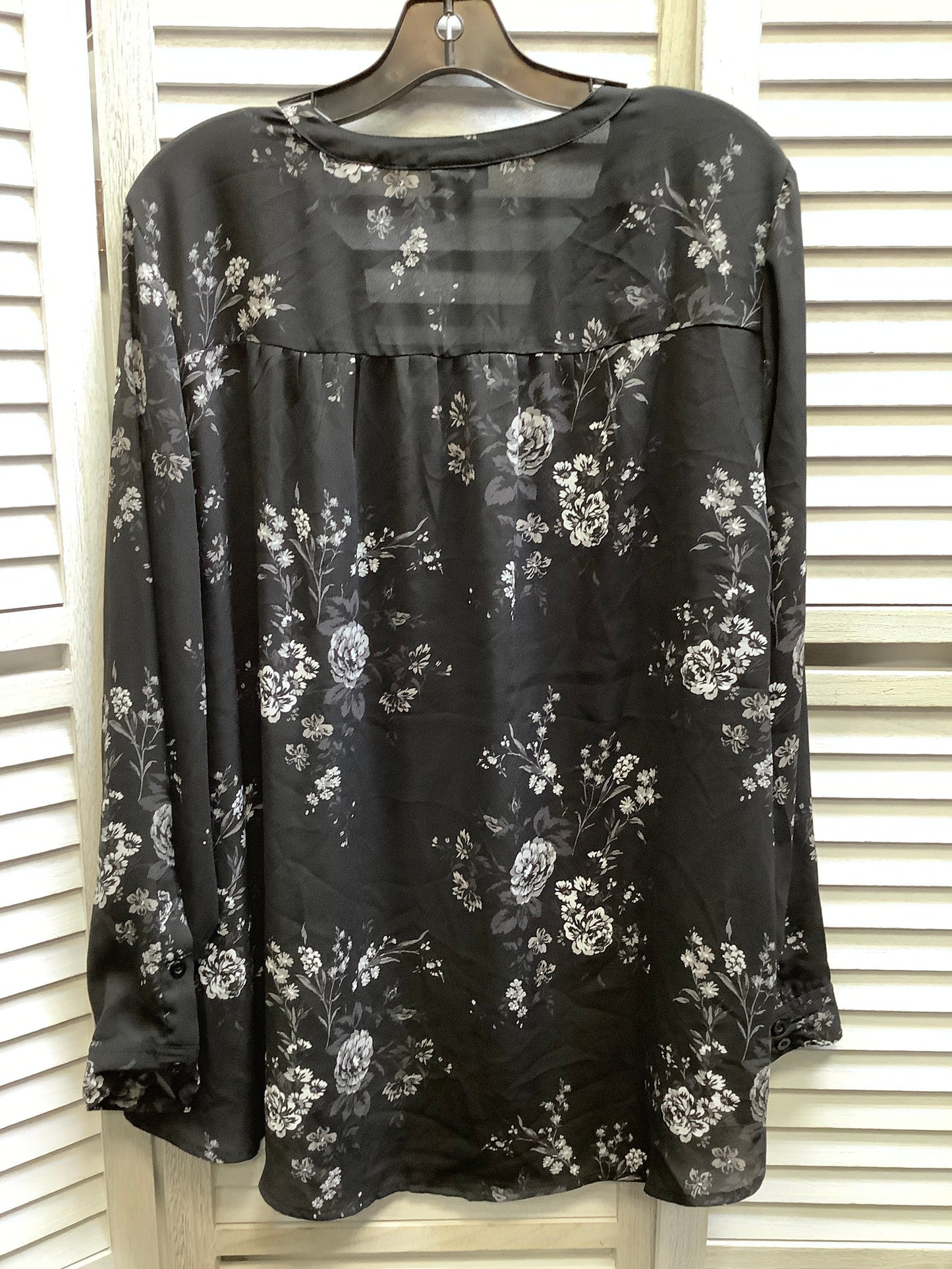 Black Floral Top Long Sleeve Basic Torrid, Size Xl