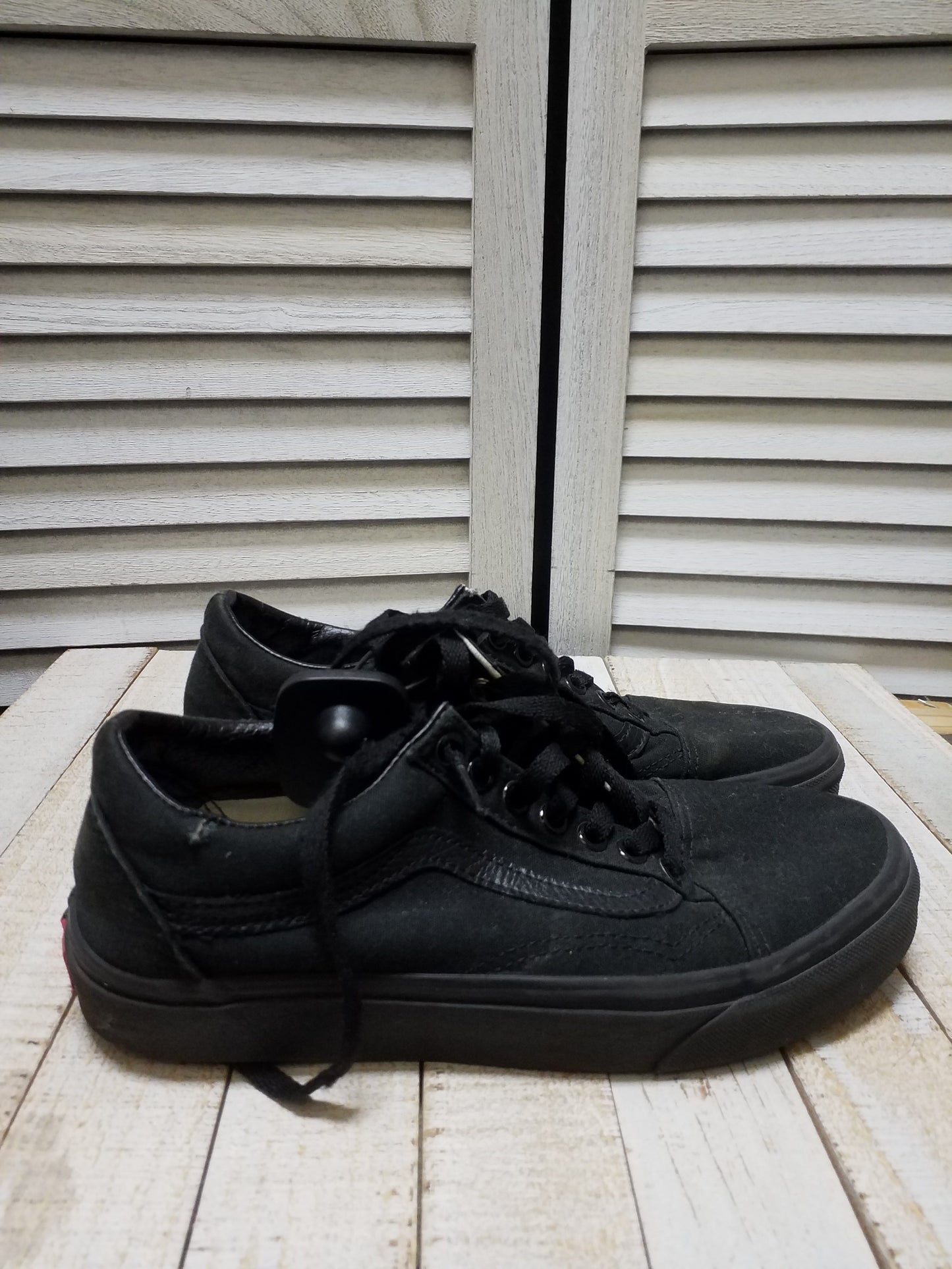 Shoes Sneakers By Vans  Size: 8