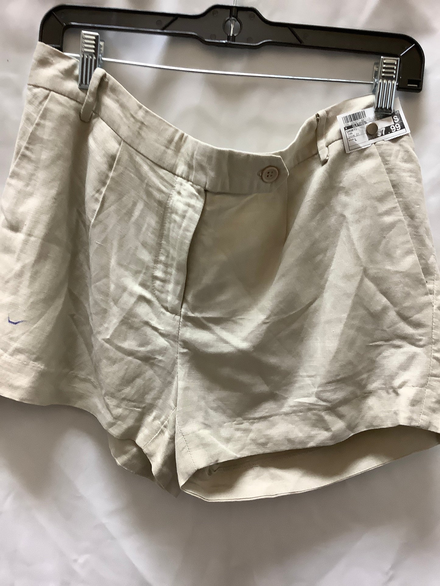 Shorts By Clothes Mentor  Size: L