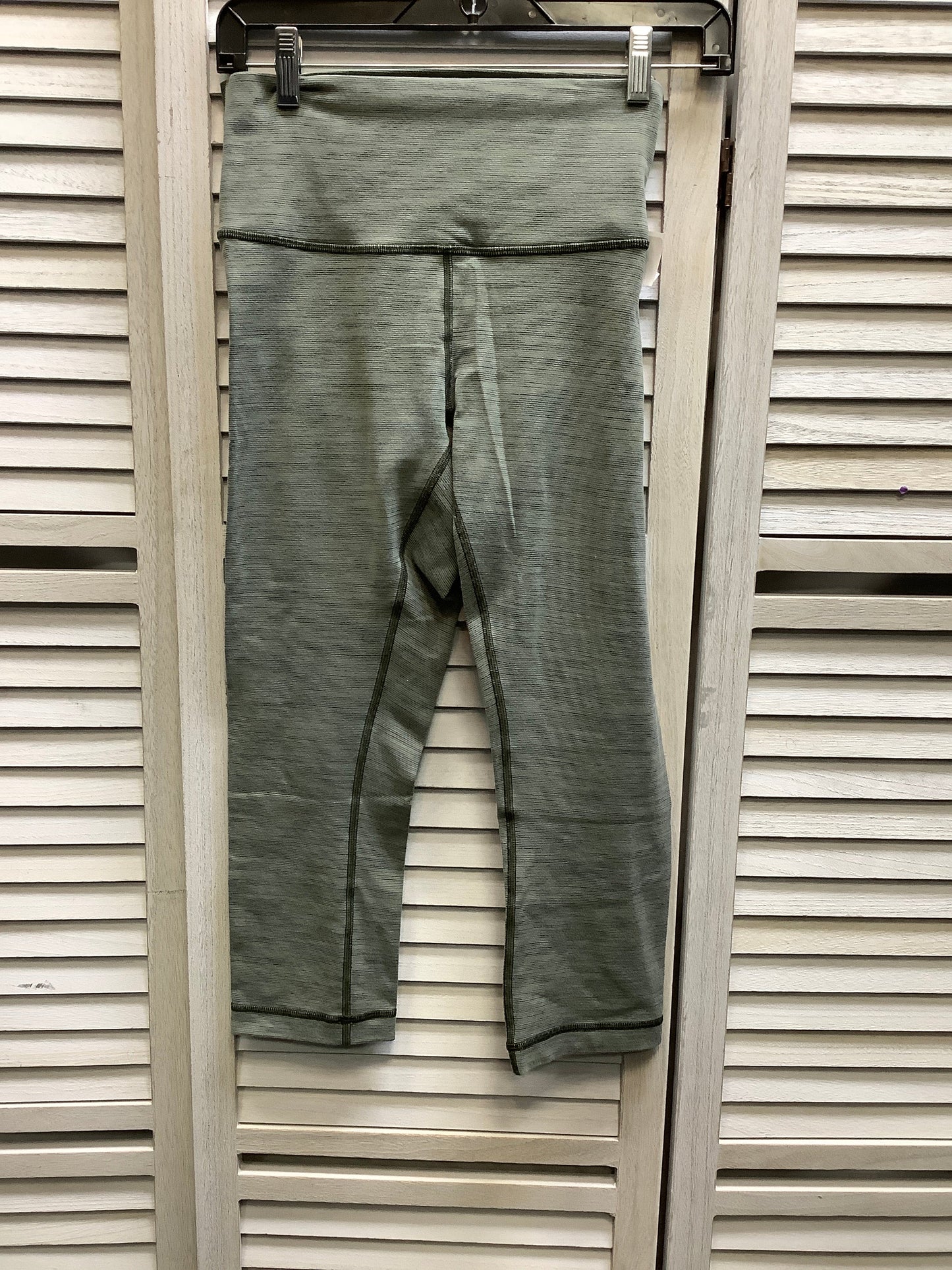 Green Athletic Leggings Lululemon, Size 8